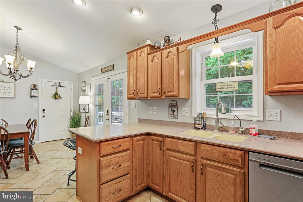 SHADY ACRES - Residential