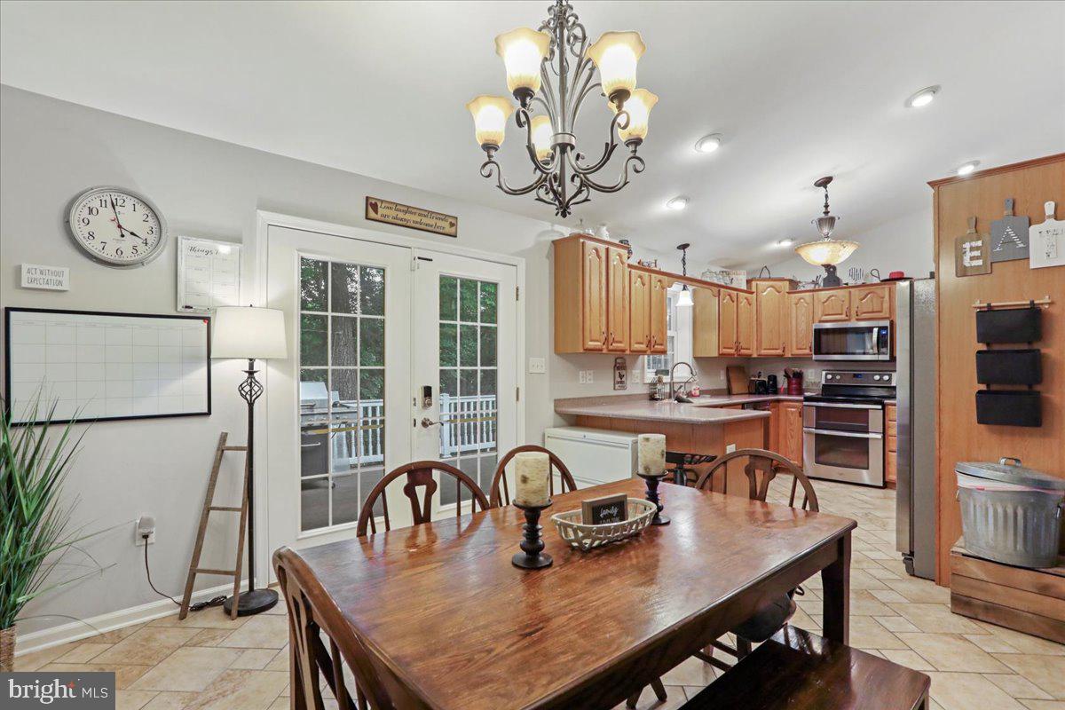 SHADY ACRES - Residential