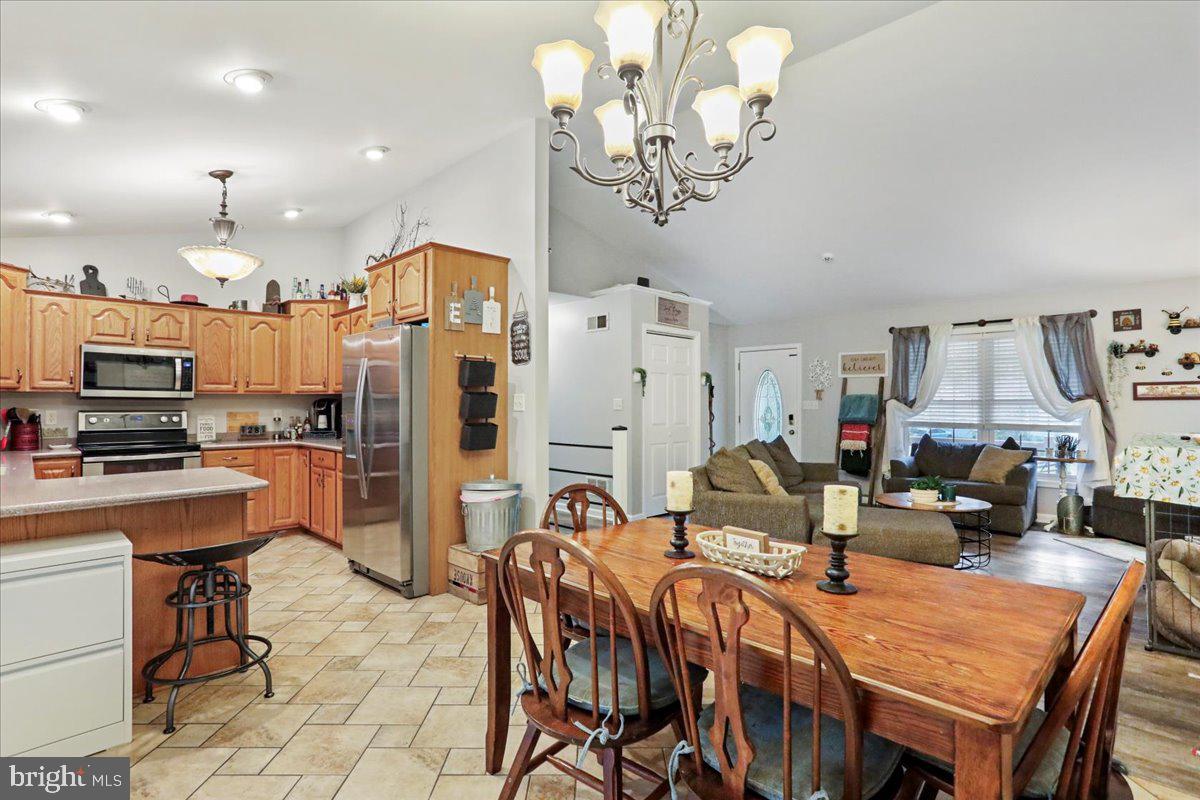 SHADY ACRES - Residential