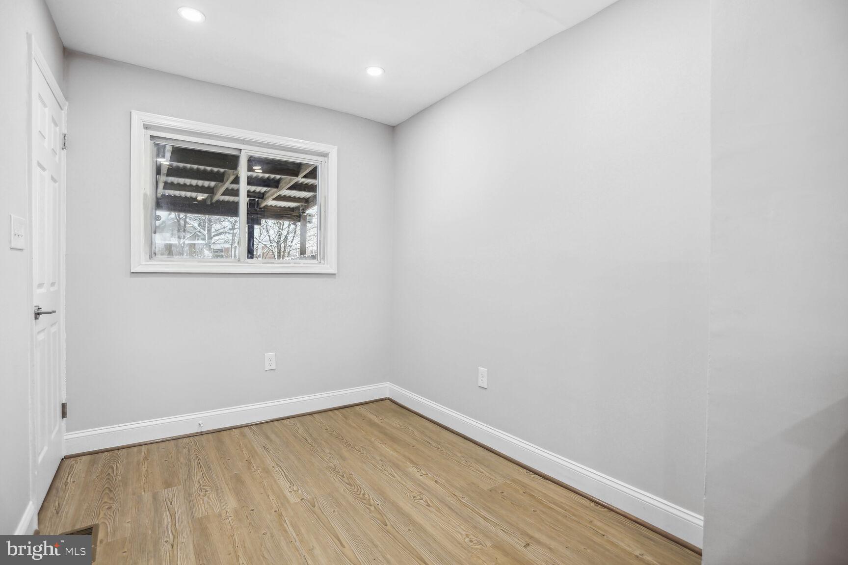 WOODLAWN - Residential Lease