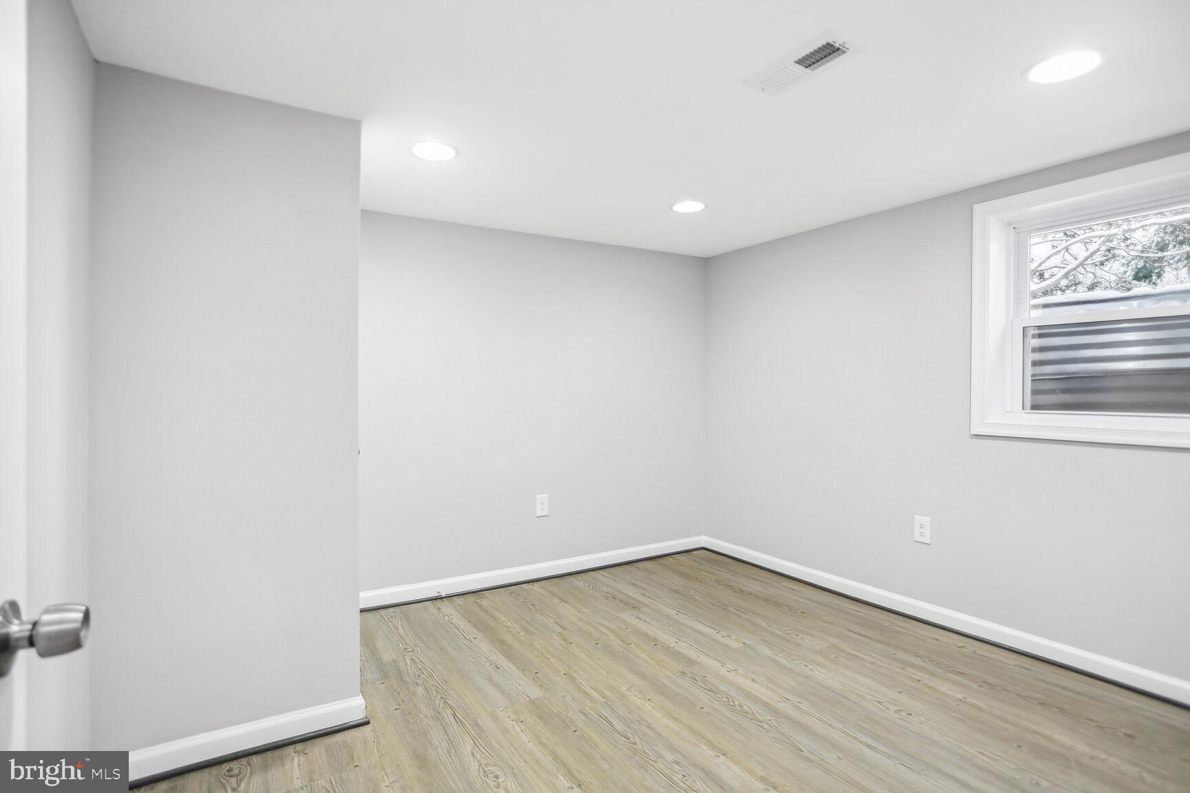 WOODLAWN - Residential Lease