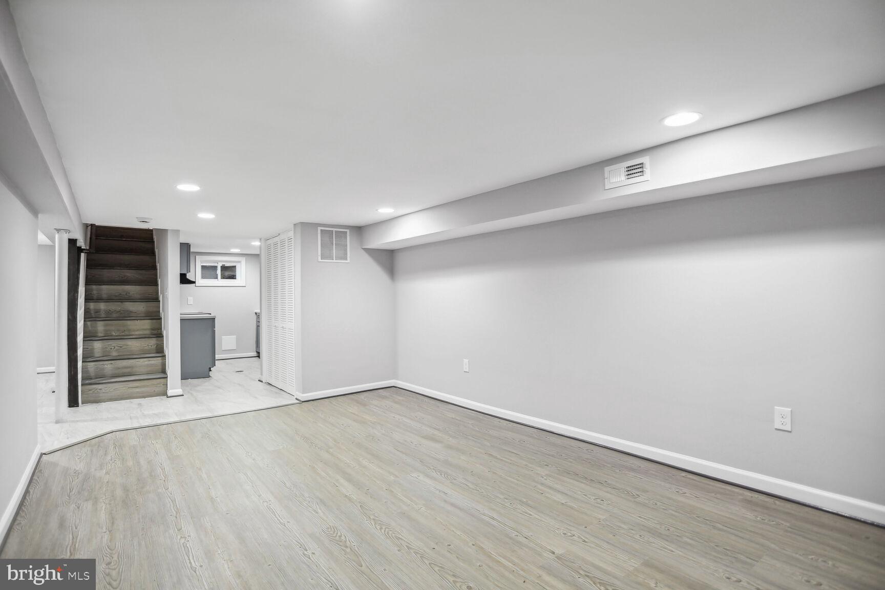 WOODLAWN - Residential Lease