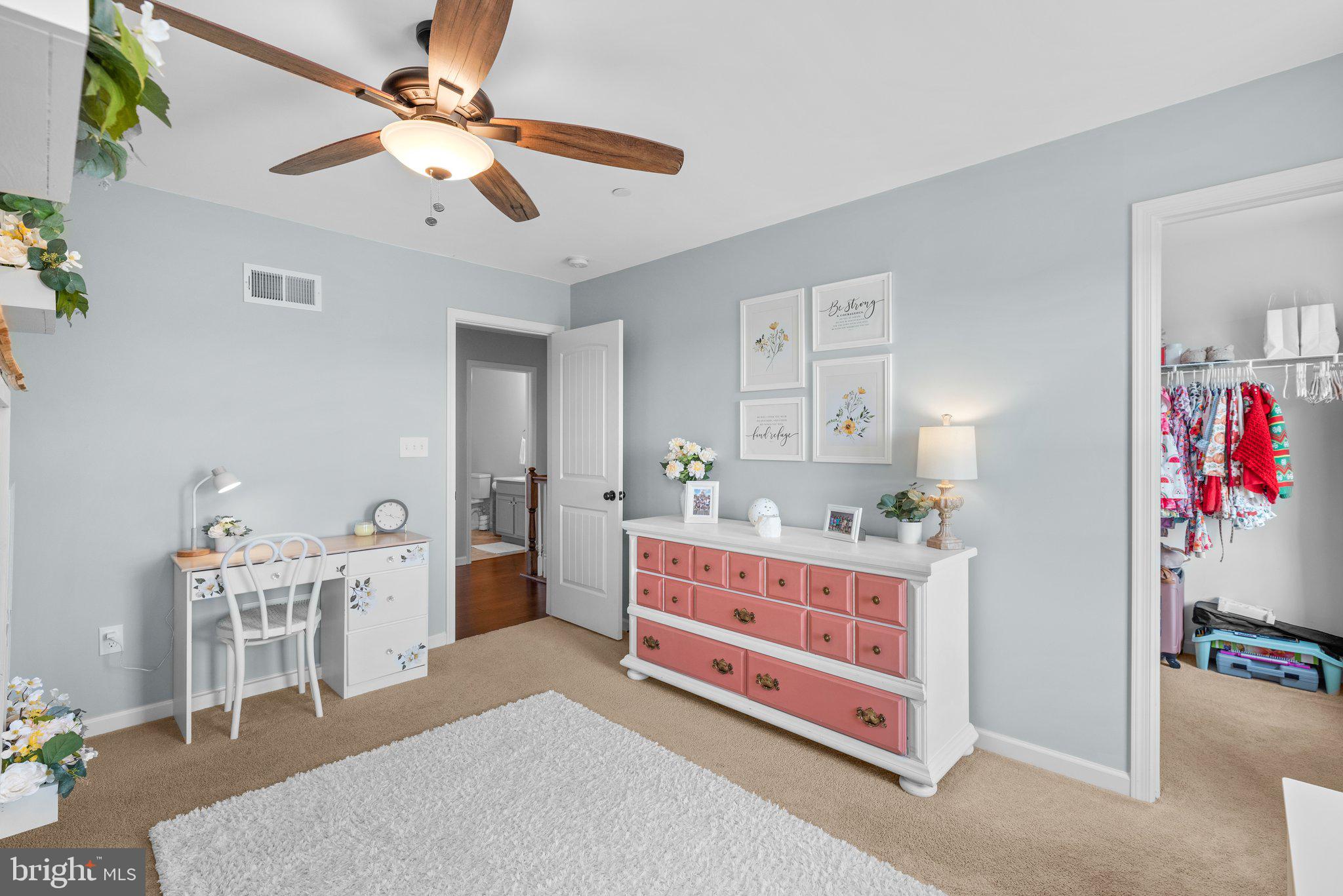 CASTLE FARMS - Residential