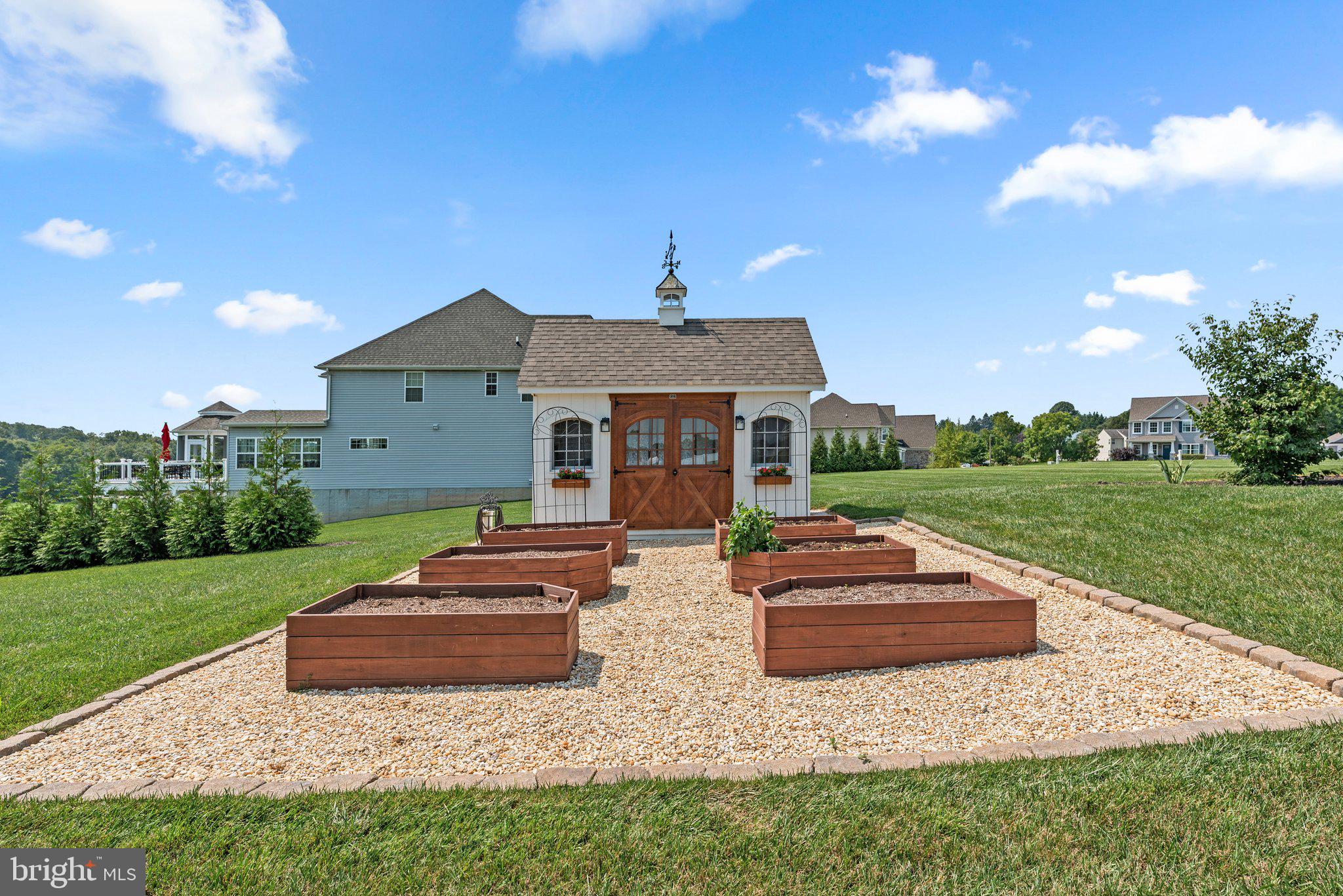 CASTLE FARMS - Residential