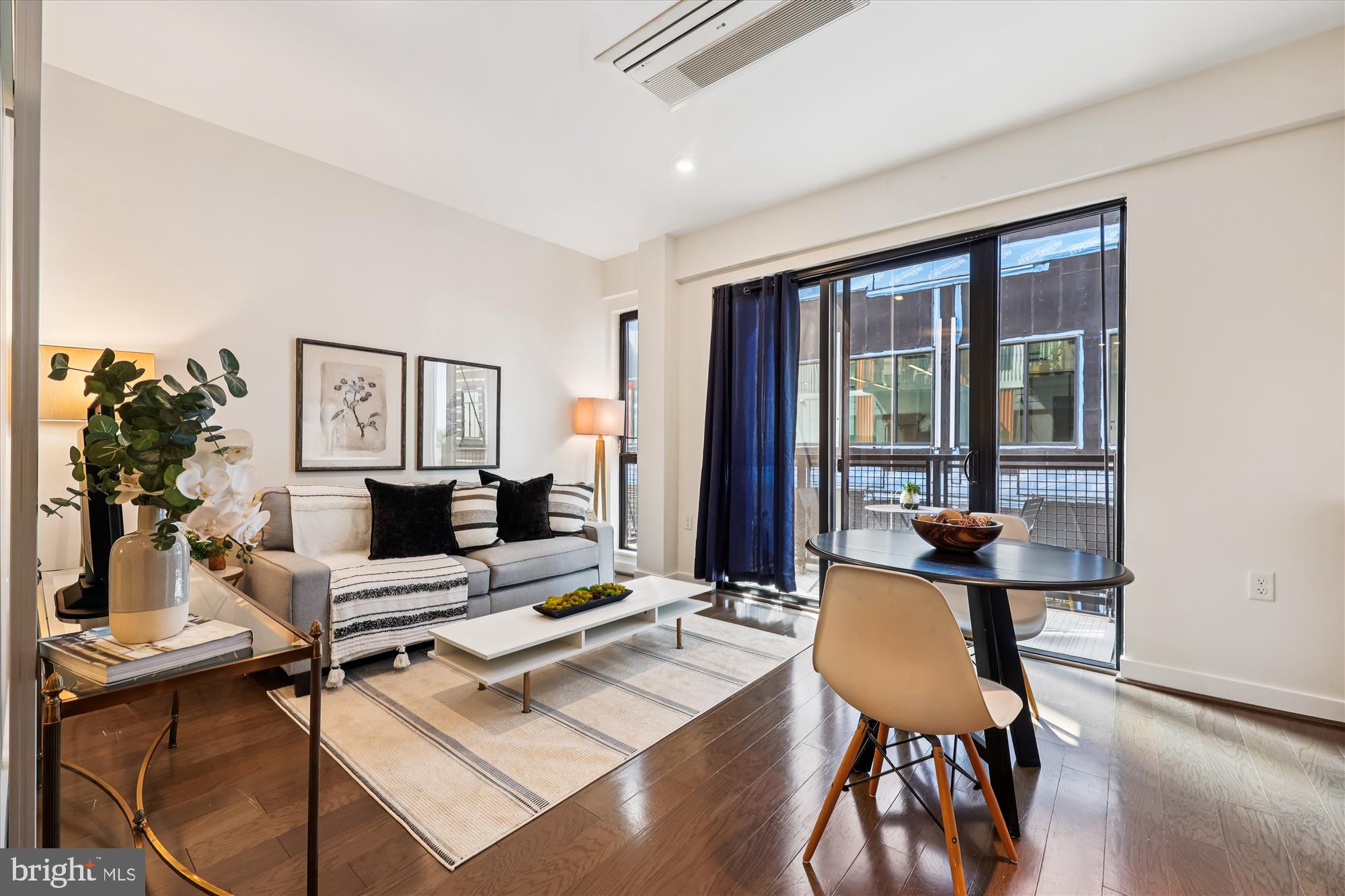 1320 FENWICK LANE 606