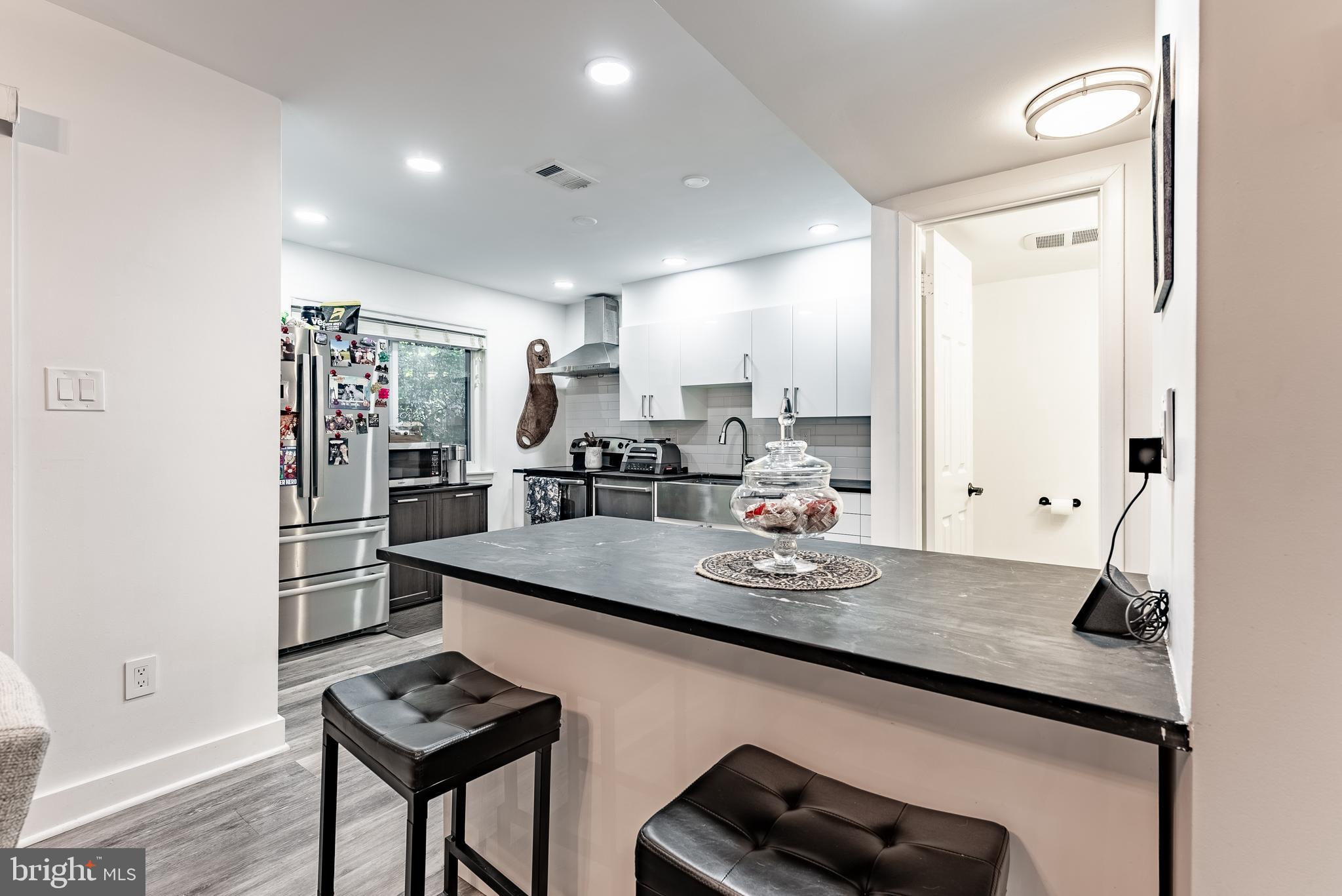 RESTON - Residential