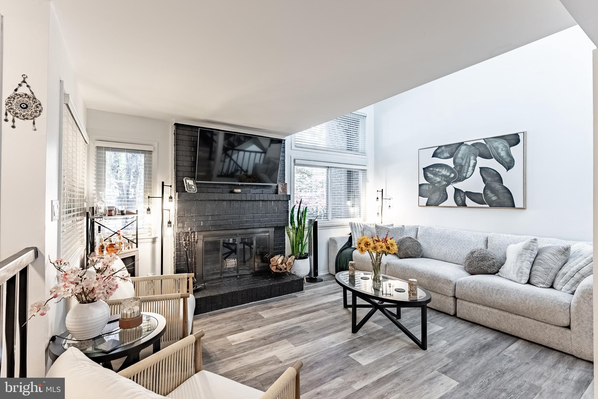 RESTON - Residential