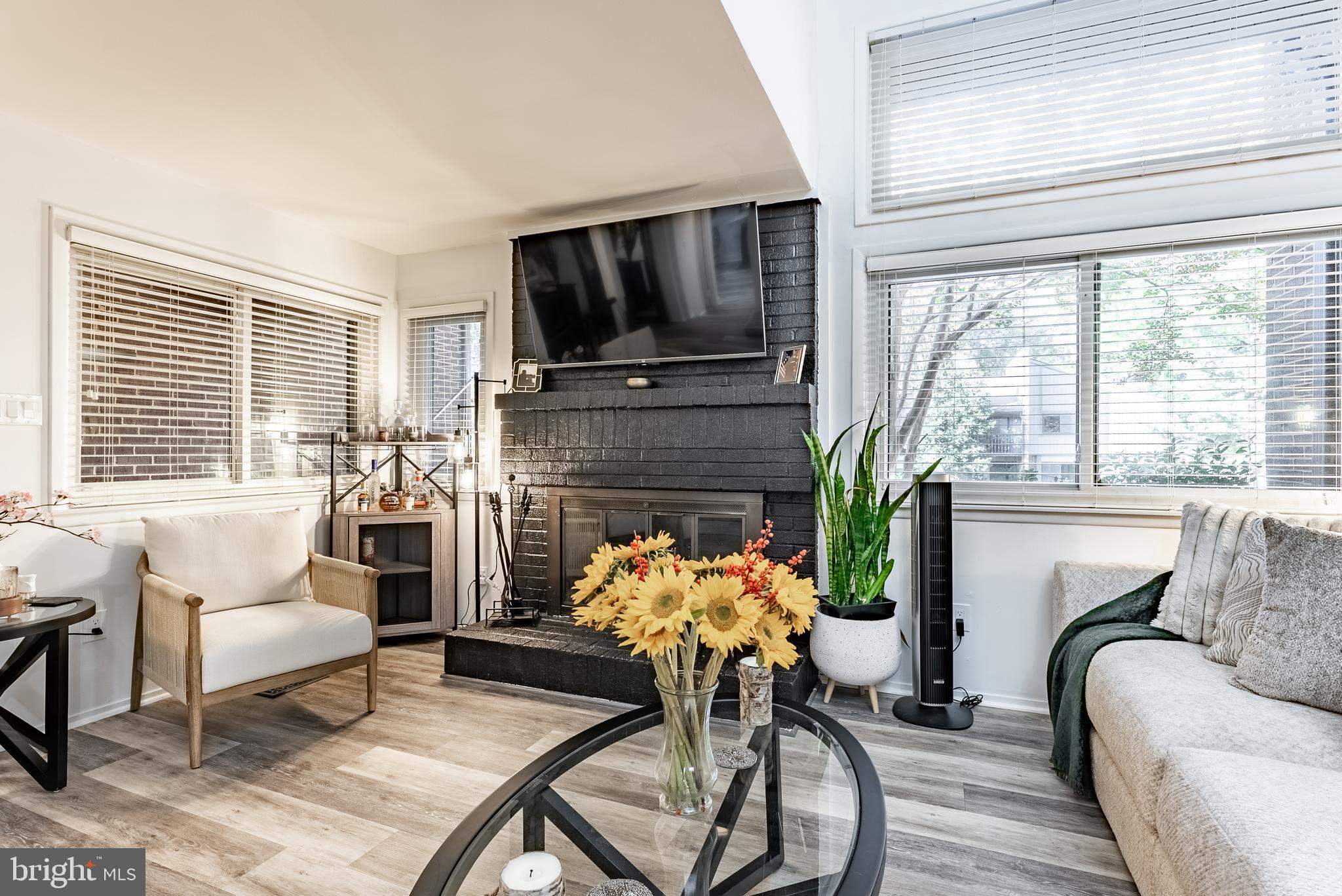 RESTON - Residential