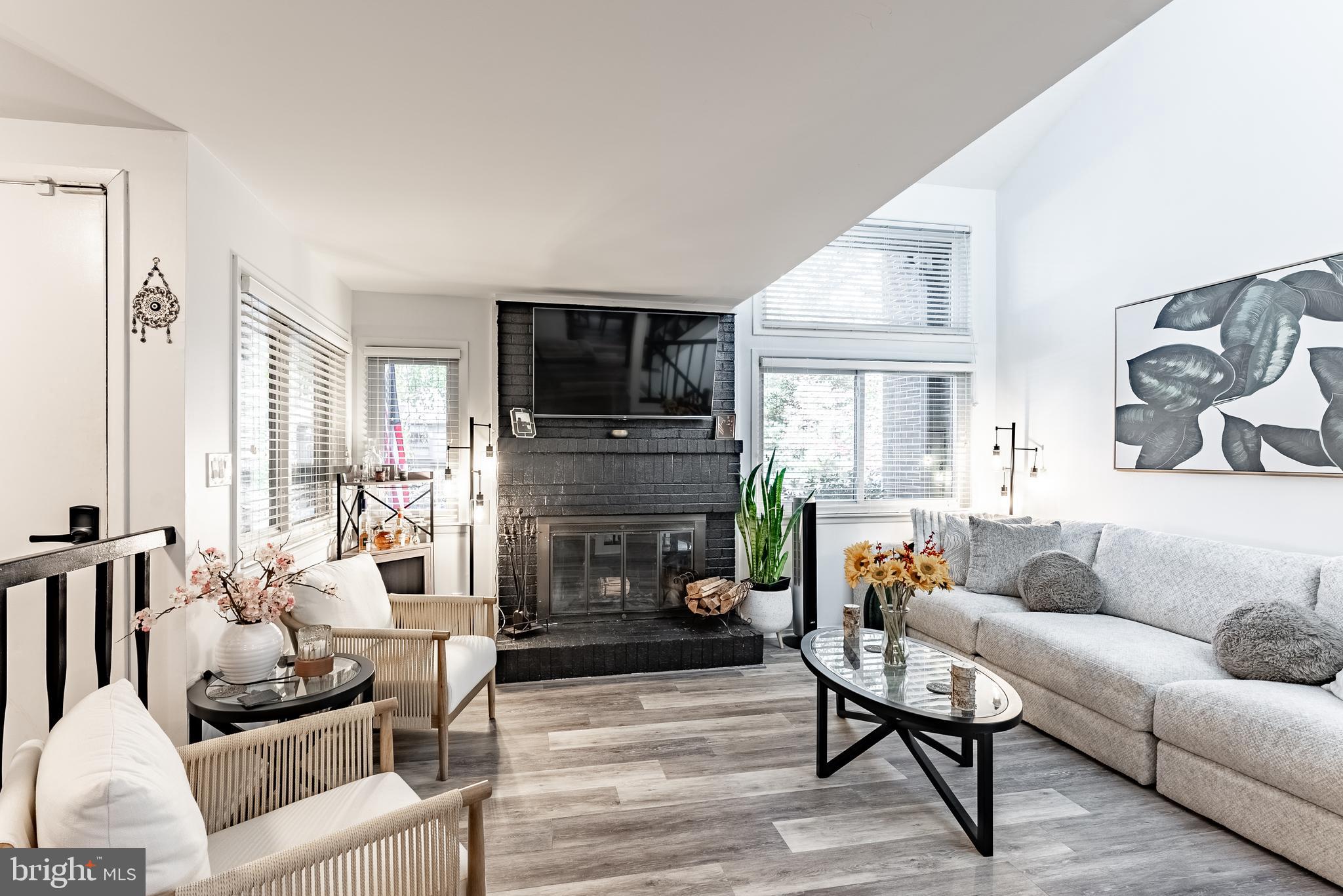 RESTON - Residential