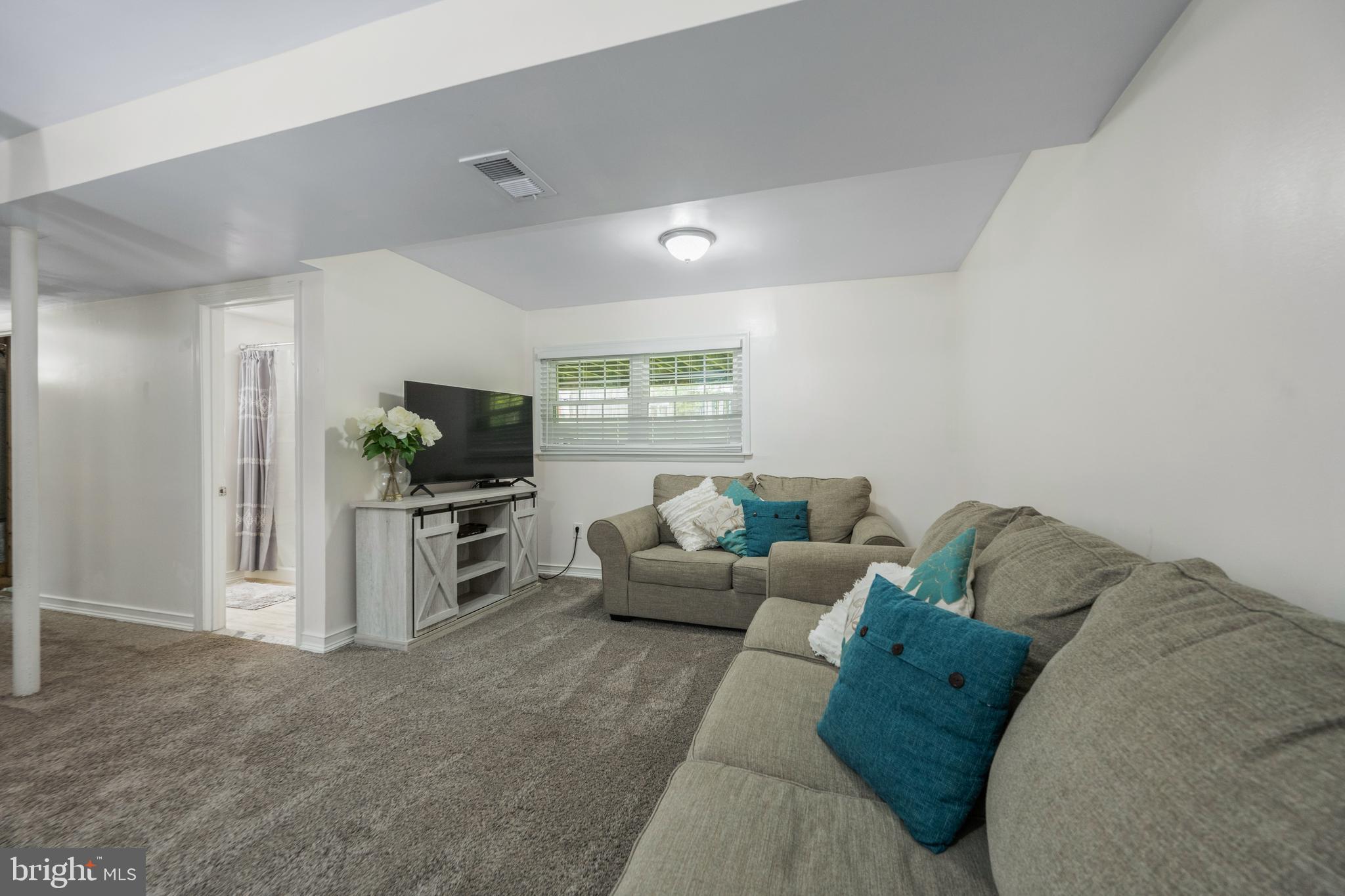 LEXINGTON RUN - Residential