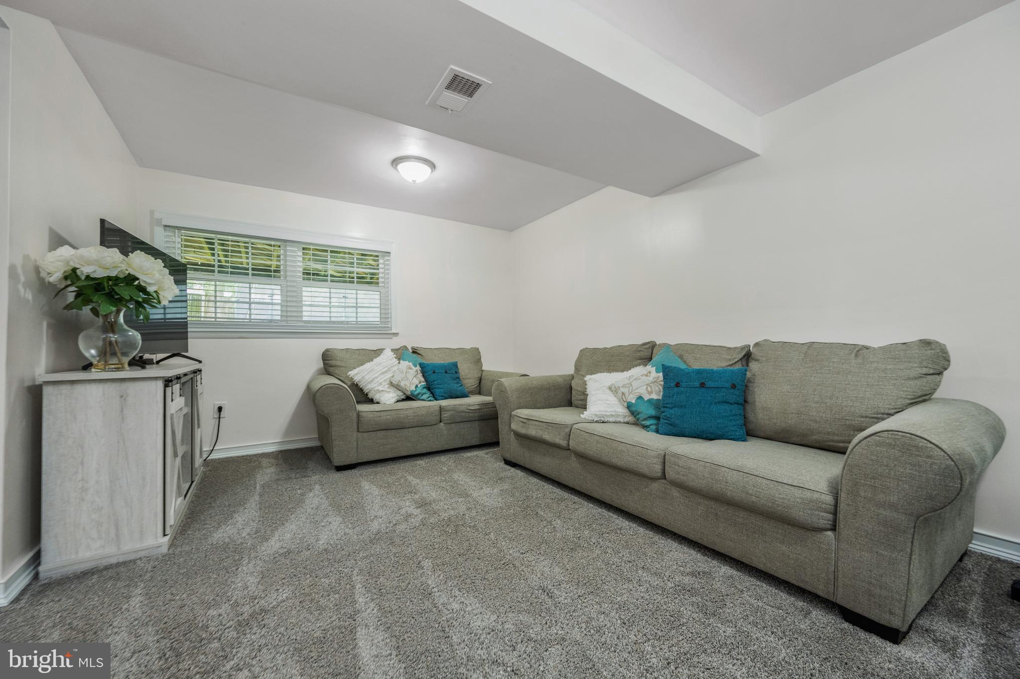 LEXINGTON RUN - Residential