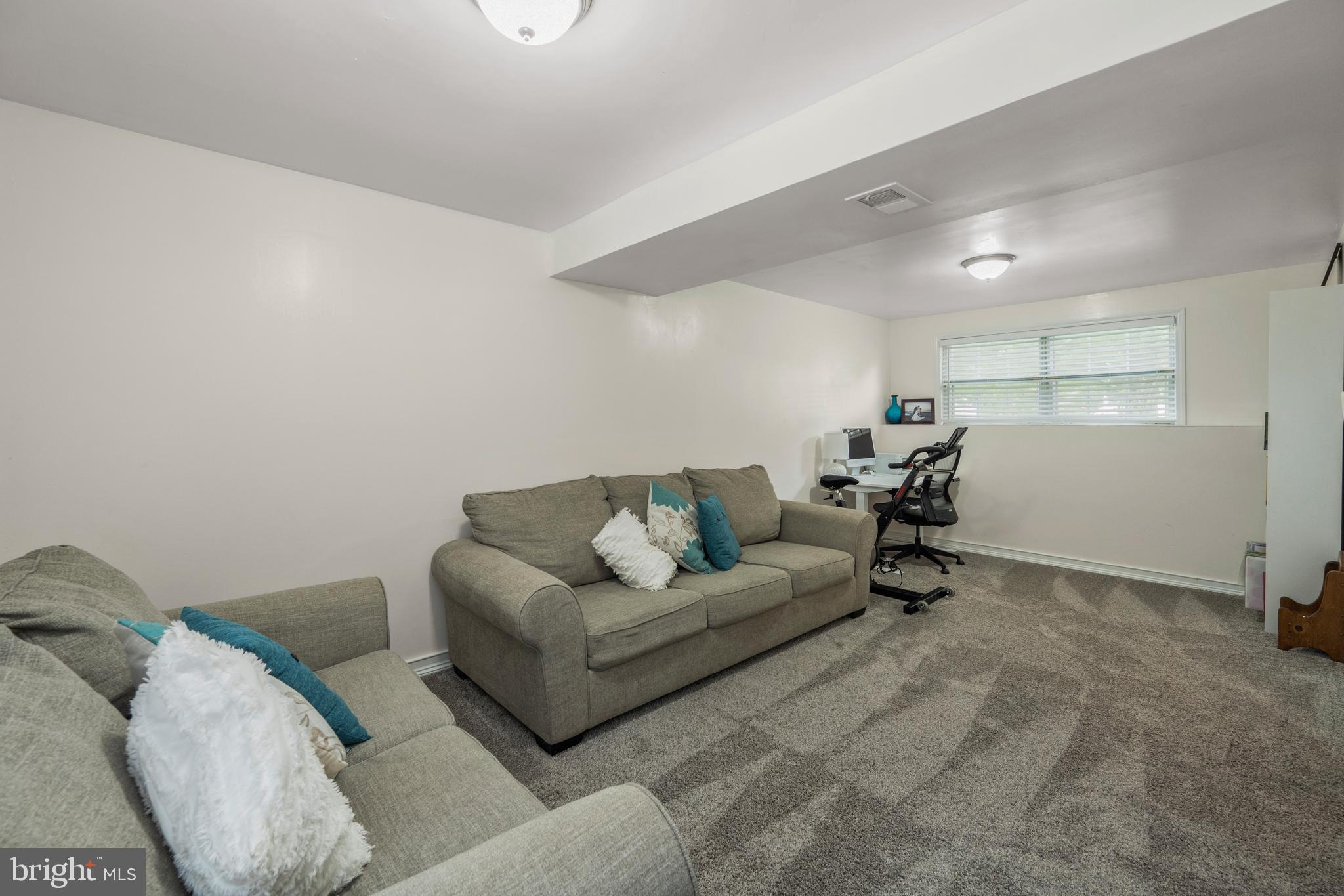 LEXINGTON RUN - Residential