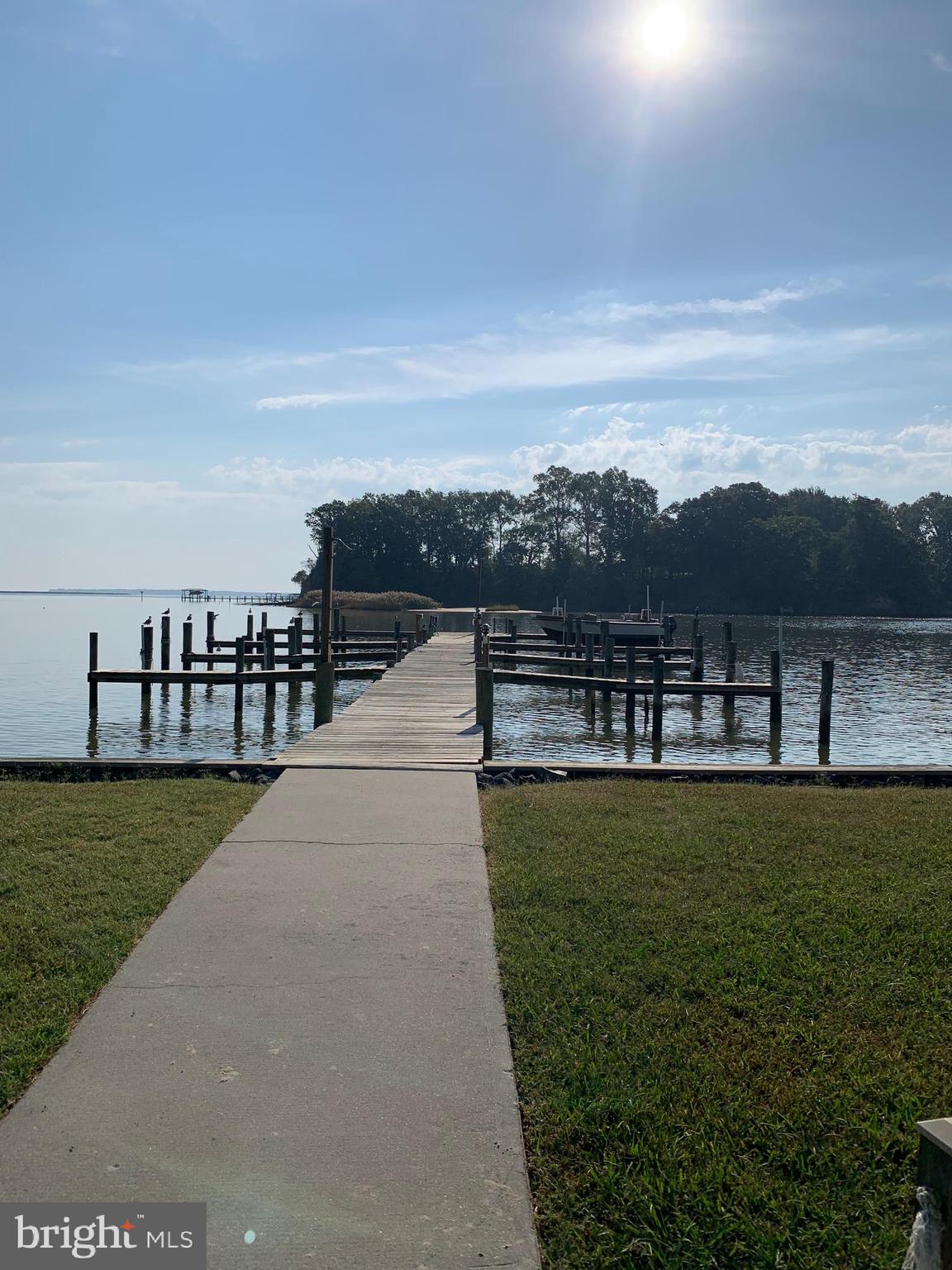 STRATFORD HARBOUR - Land