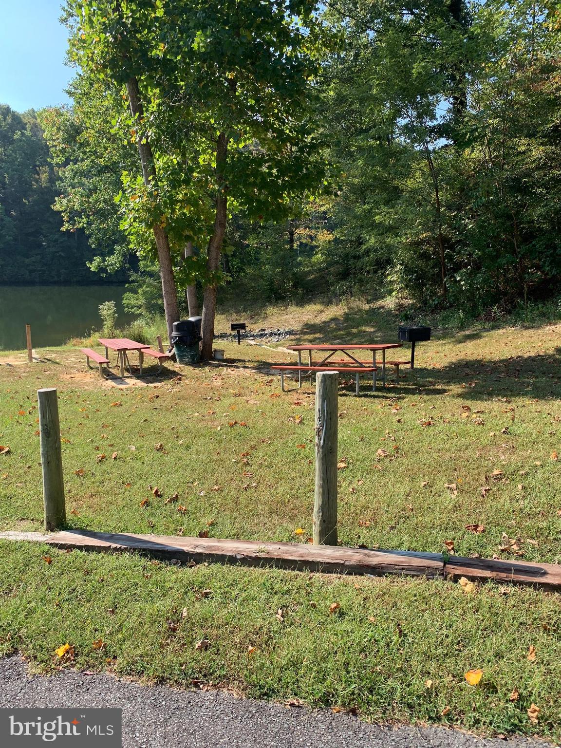 STRATFORD HARBOUR - Land