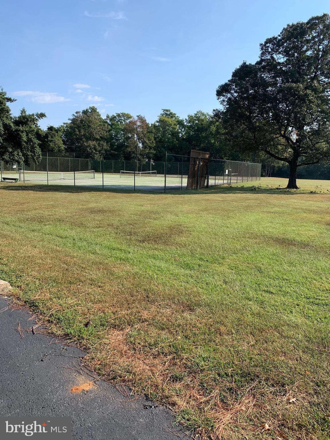 STRATFORD HARBOUR - Land