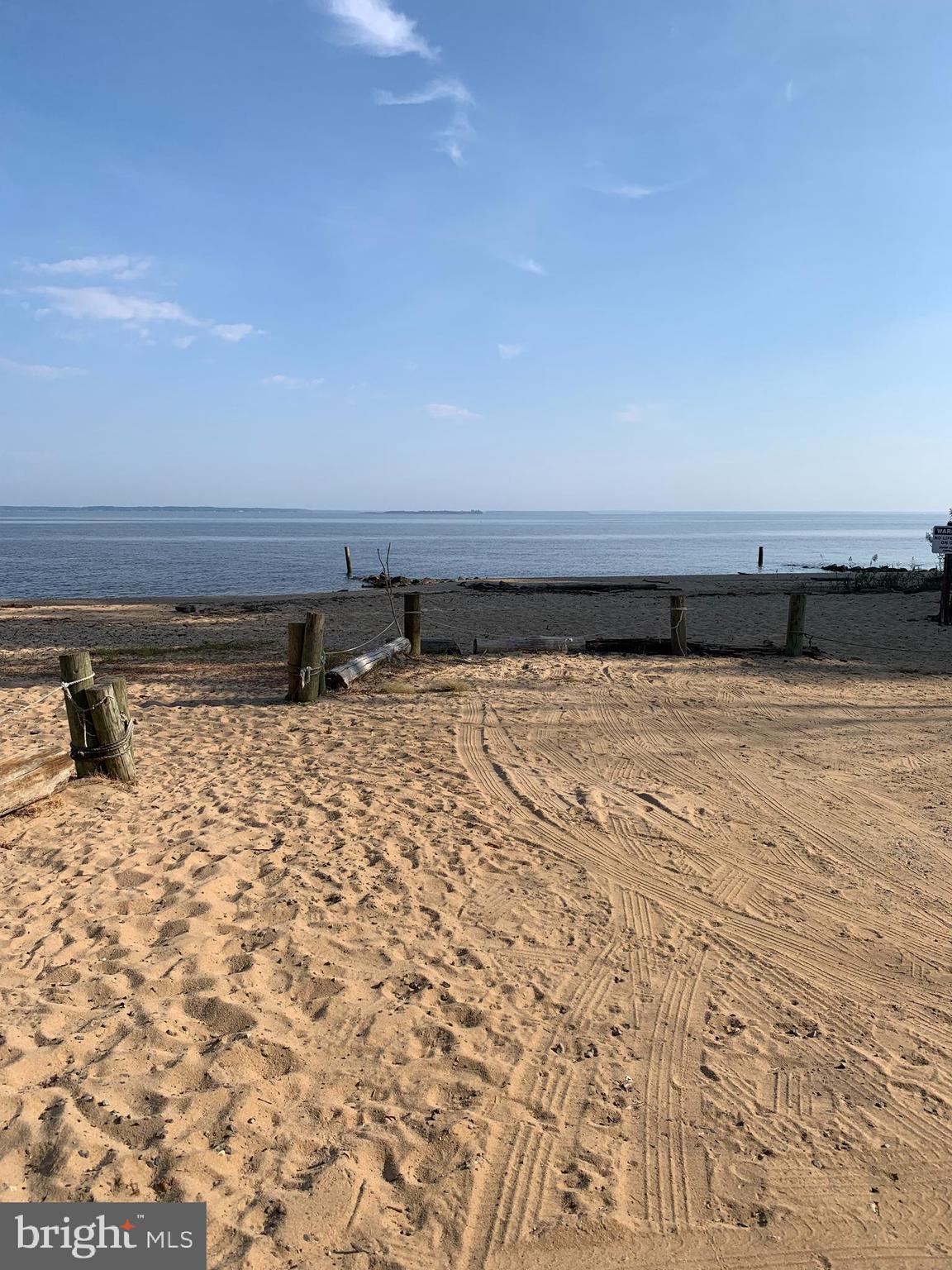 STRATFORD HARBOUR - Land