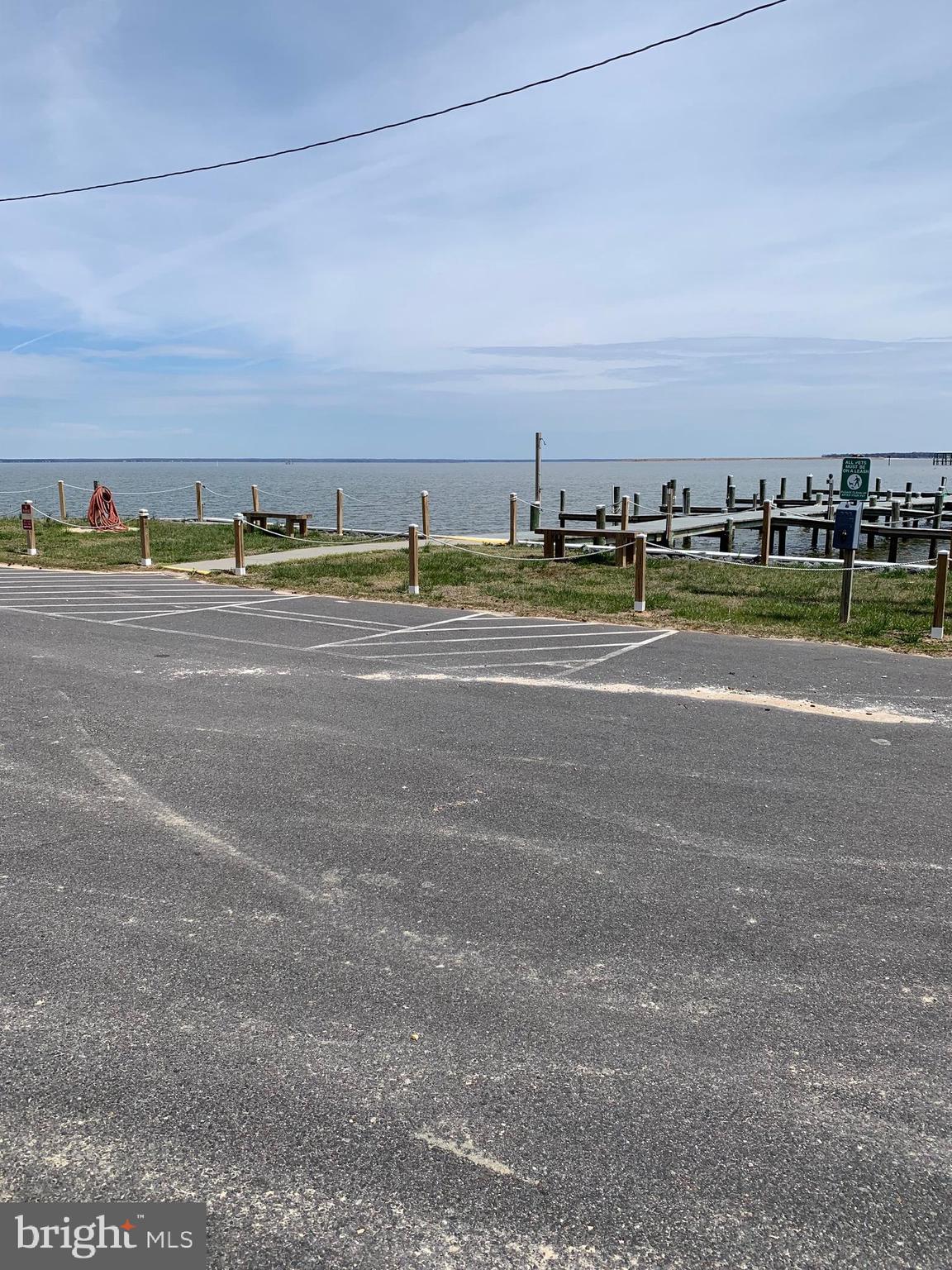 STRATFORD HARBOUR - Land