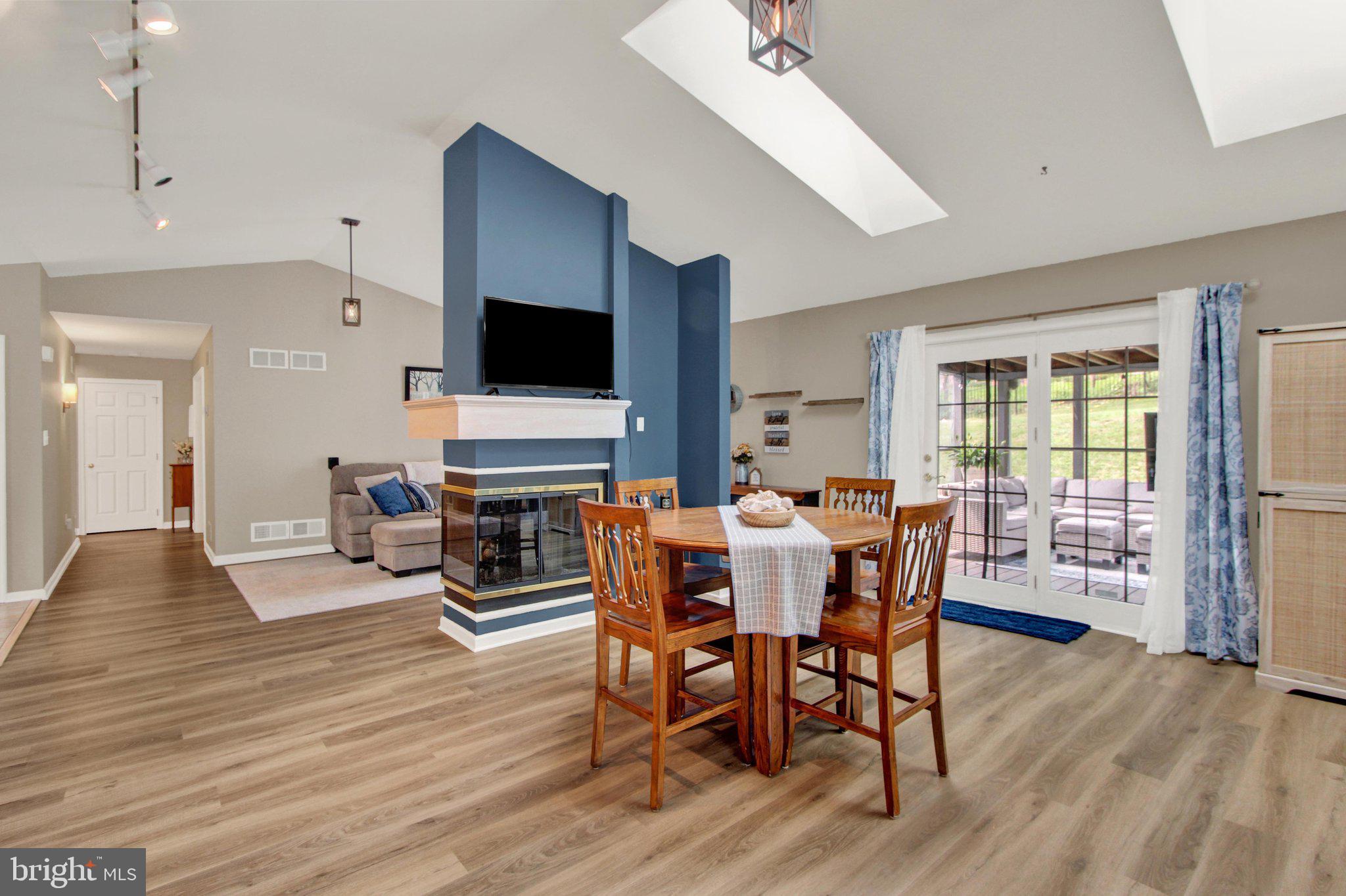 3349 OVERVIEW DRIVE