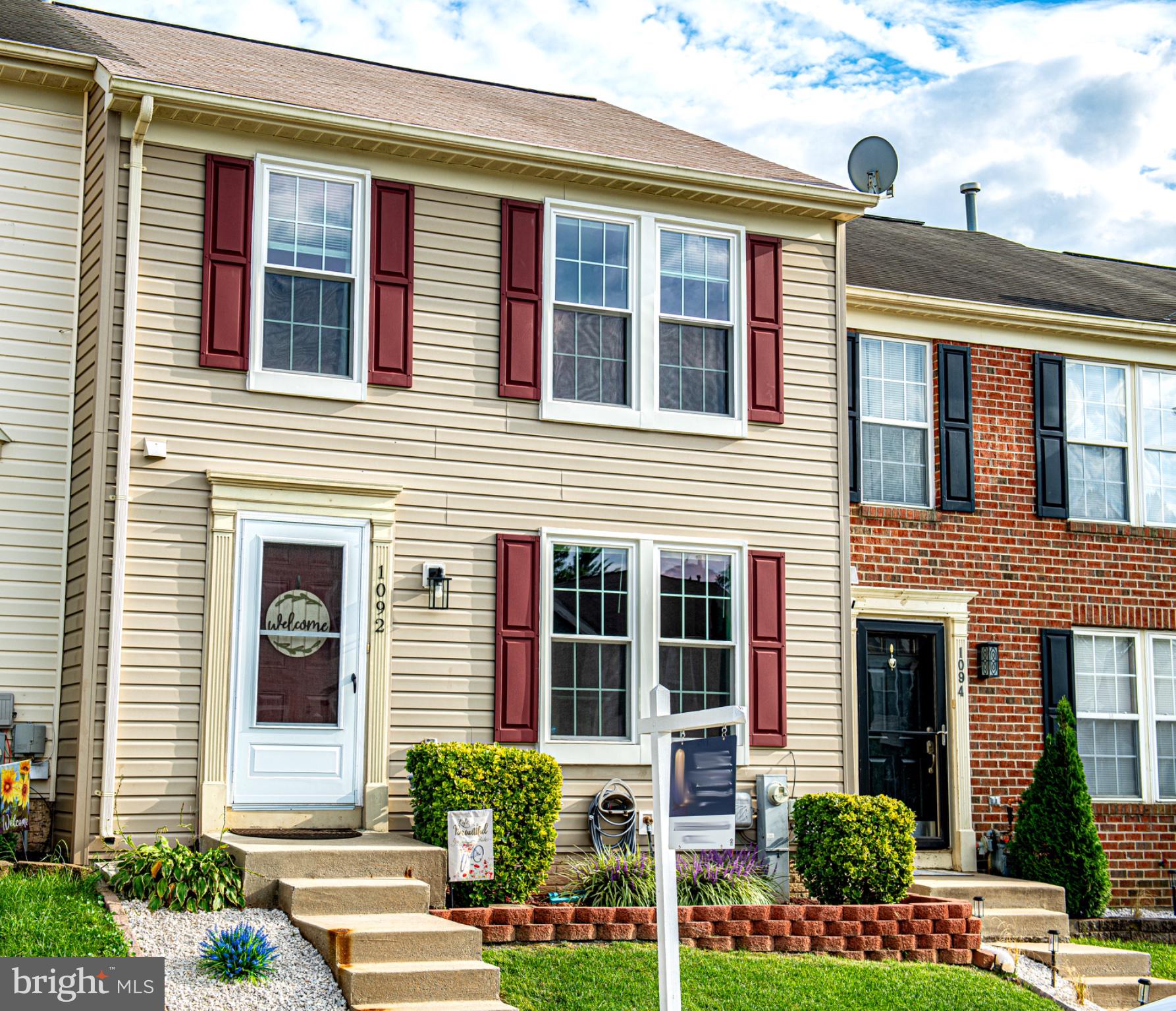 1092 JEANETT WAY