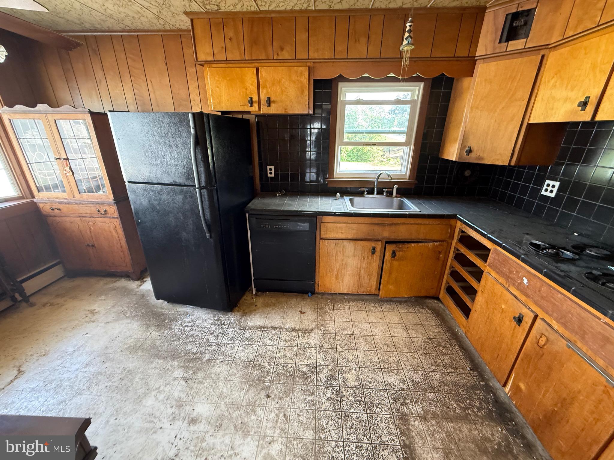 411 CROSSFIELD ROAD
