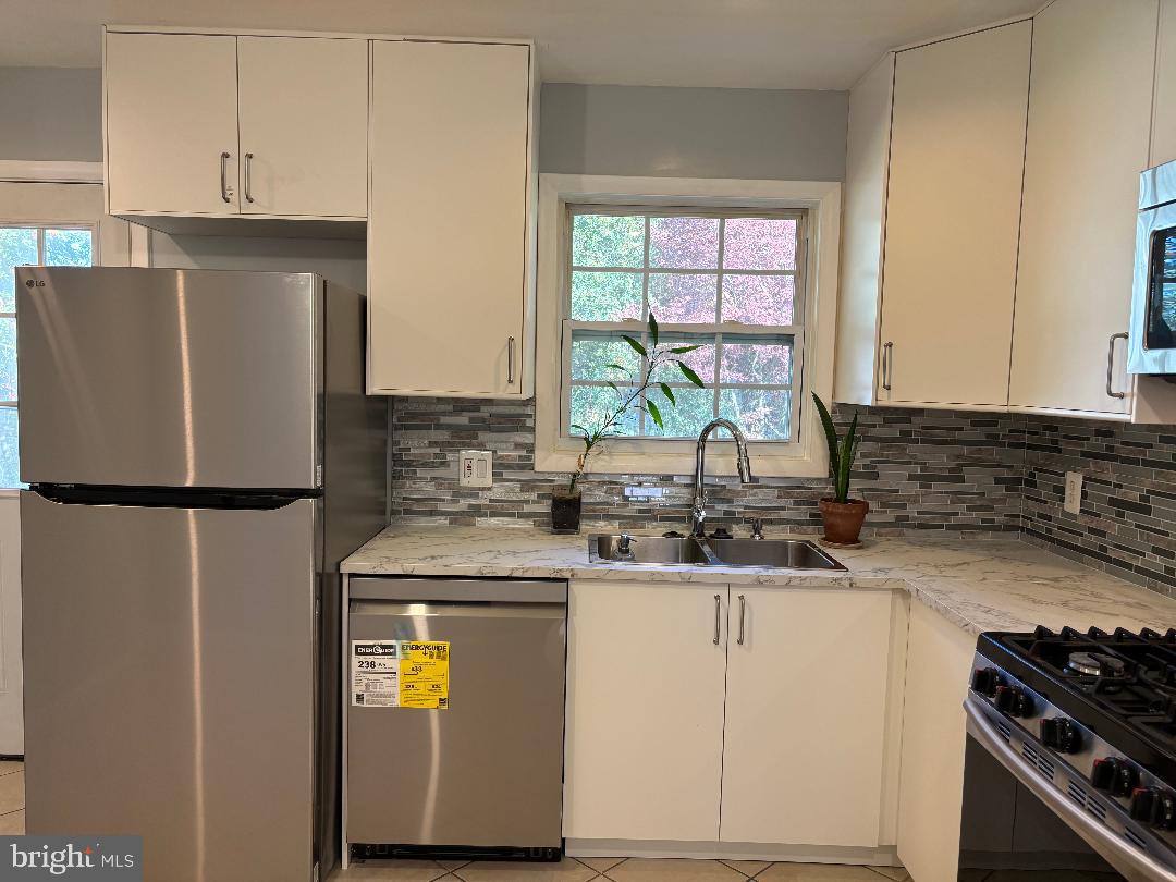 ROCK CREEK MANOR - Residential Lease