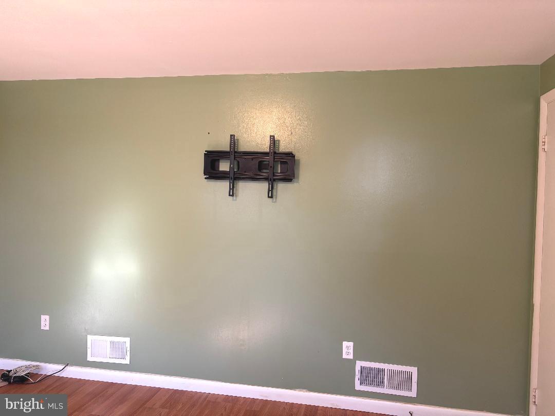 ROCK CREEK MANOR - Residential Lease