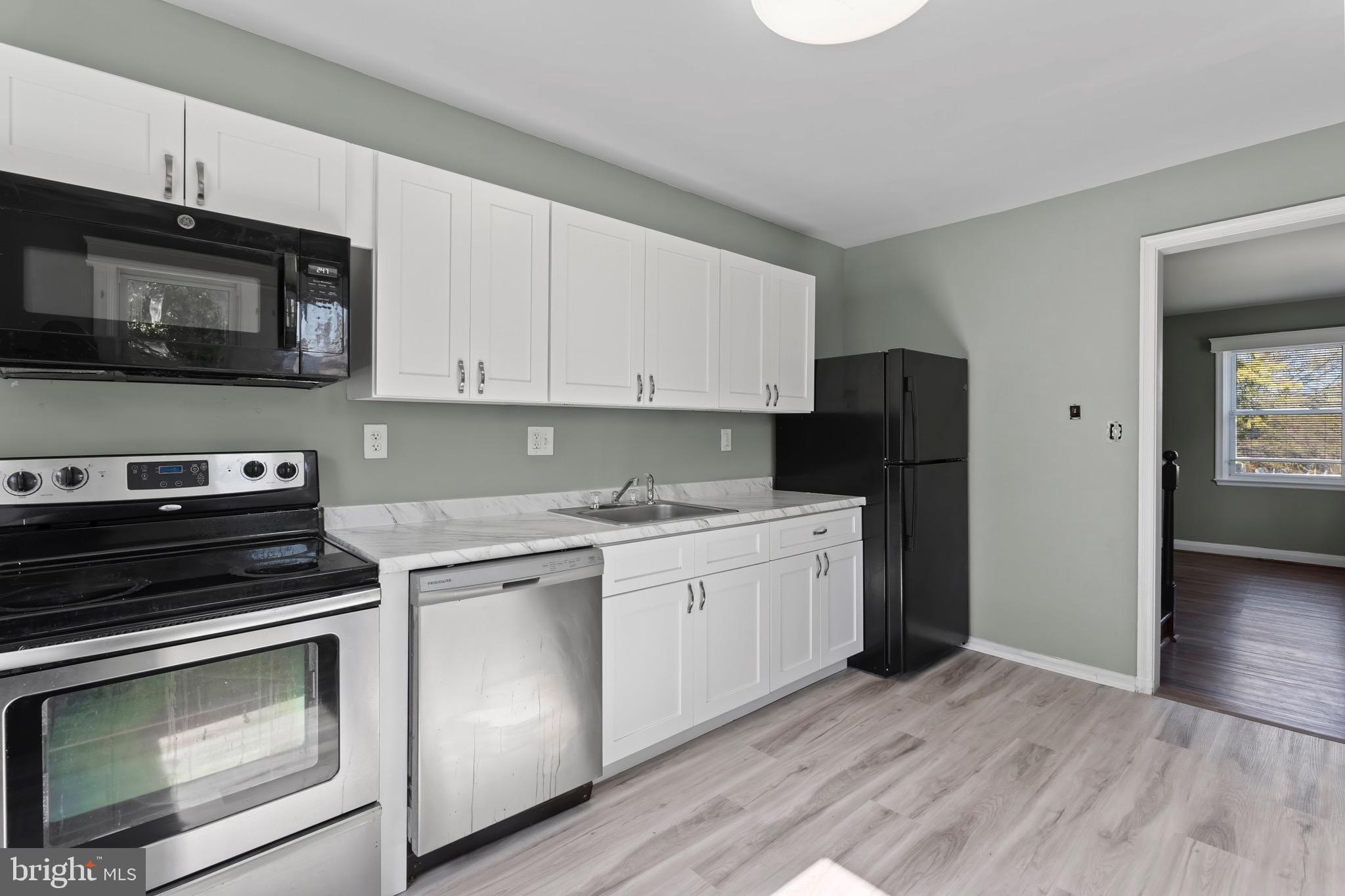EDNOR GARDENS - LAKESIDE - Residential Lease