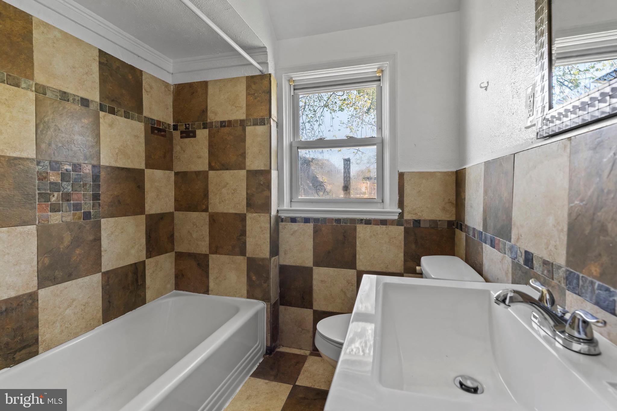 EDNOR GARDENS - LAKESIDE - Residential Lease