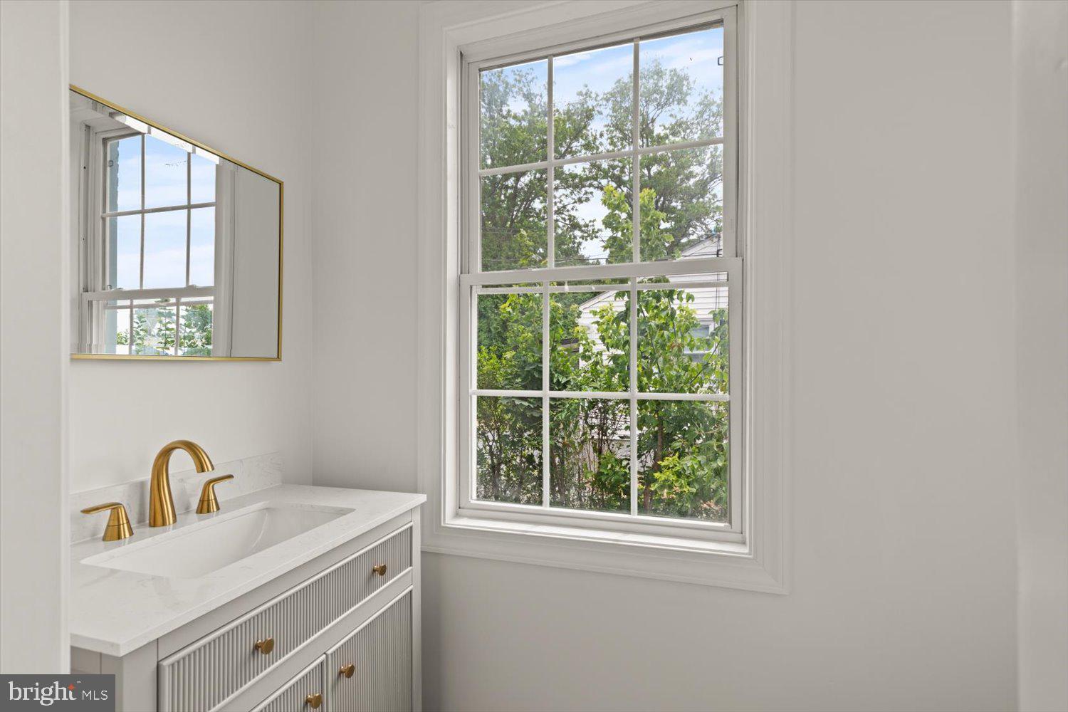 1551 FRUITVILLE PIKE