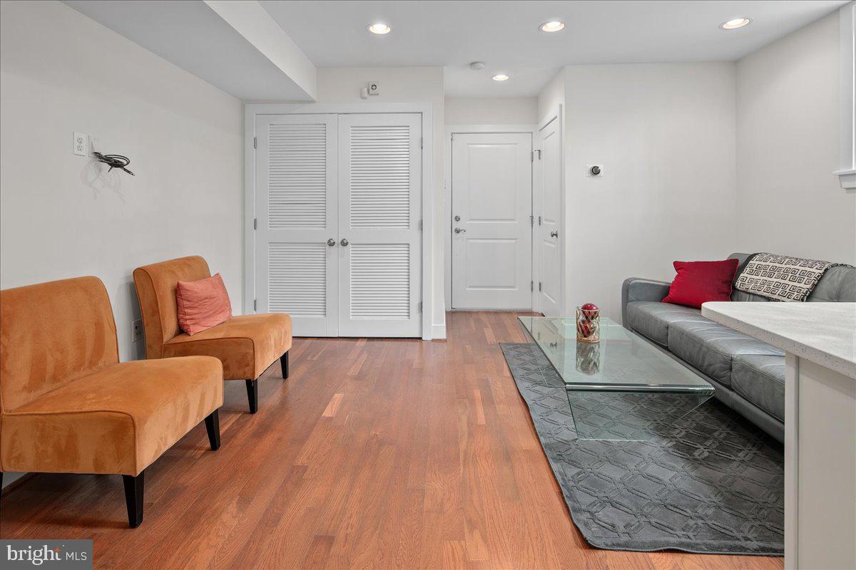 1718 1ST STREET NW 9