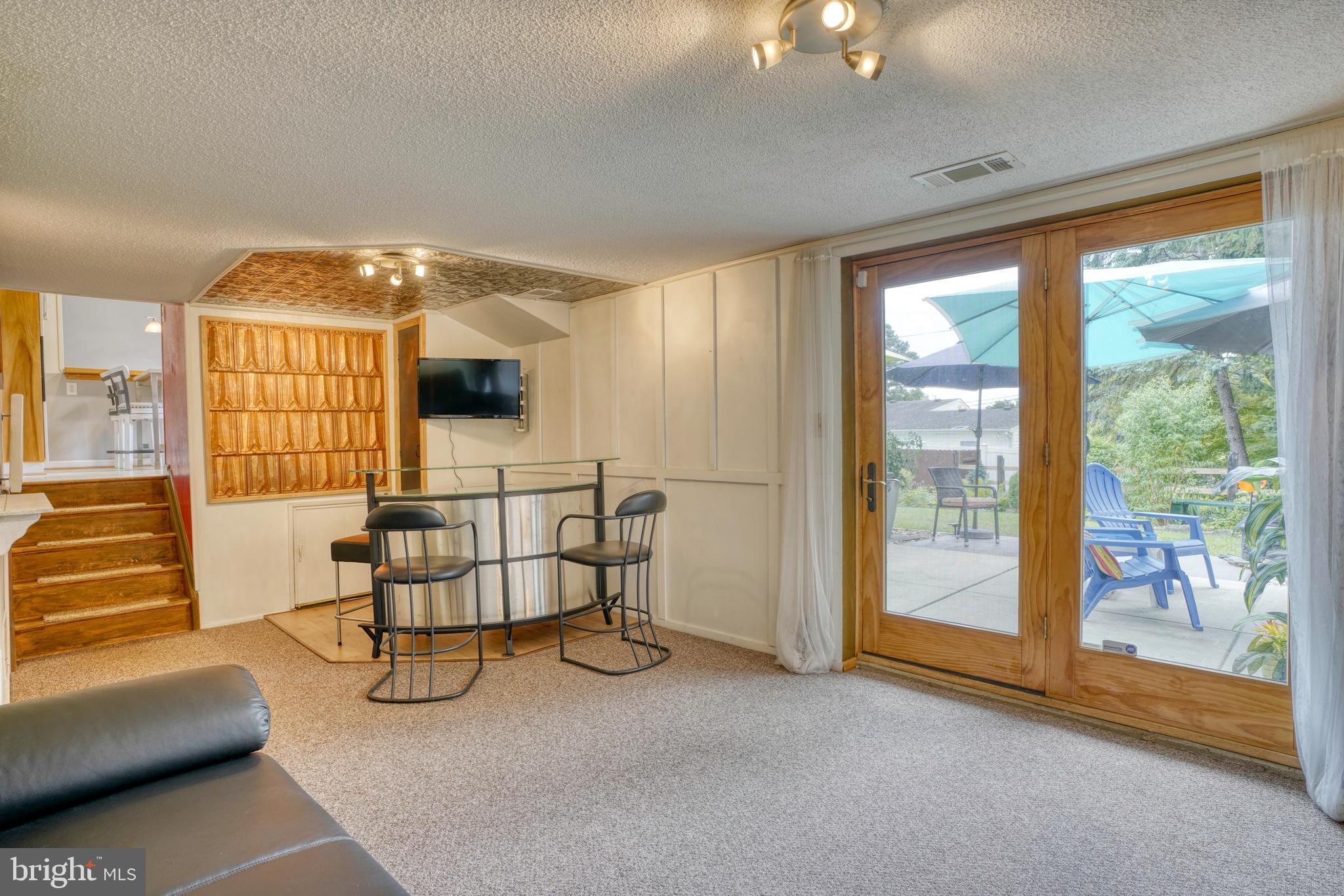 PERRY HALL - Residential