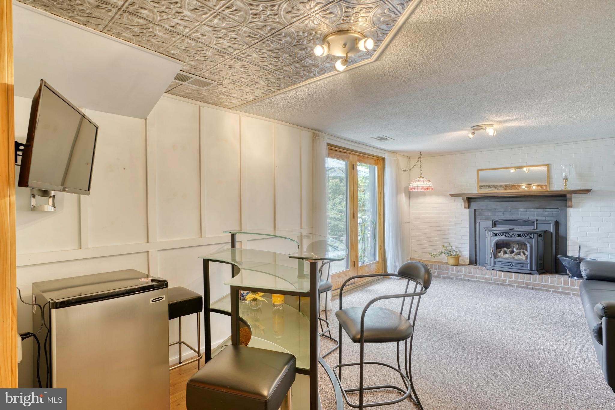 PERRY HALL - Residential