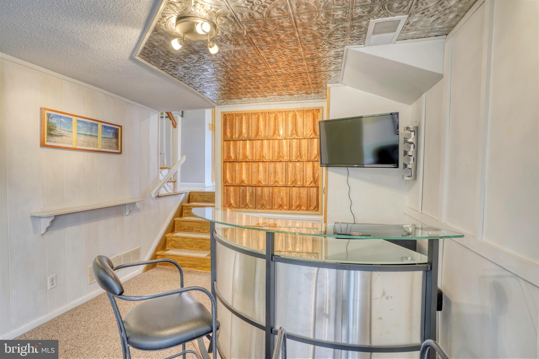 PERRY HALL - Residential