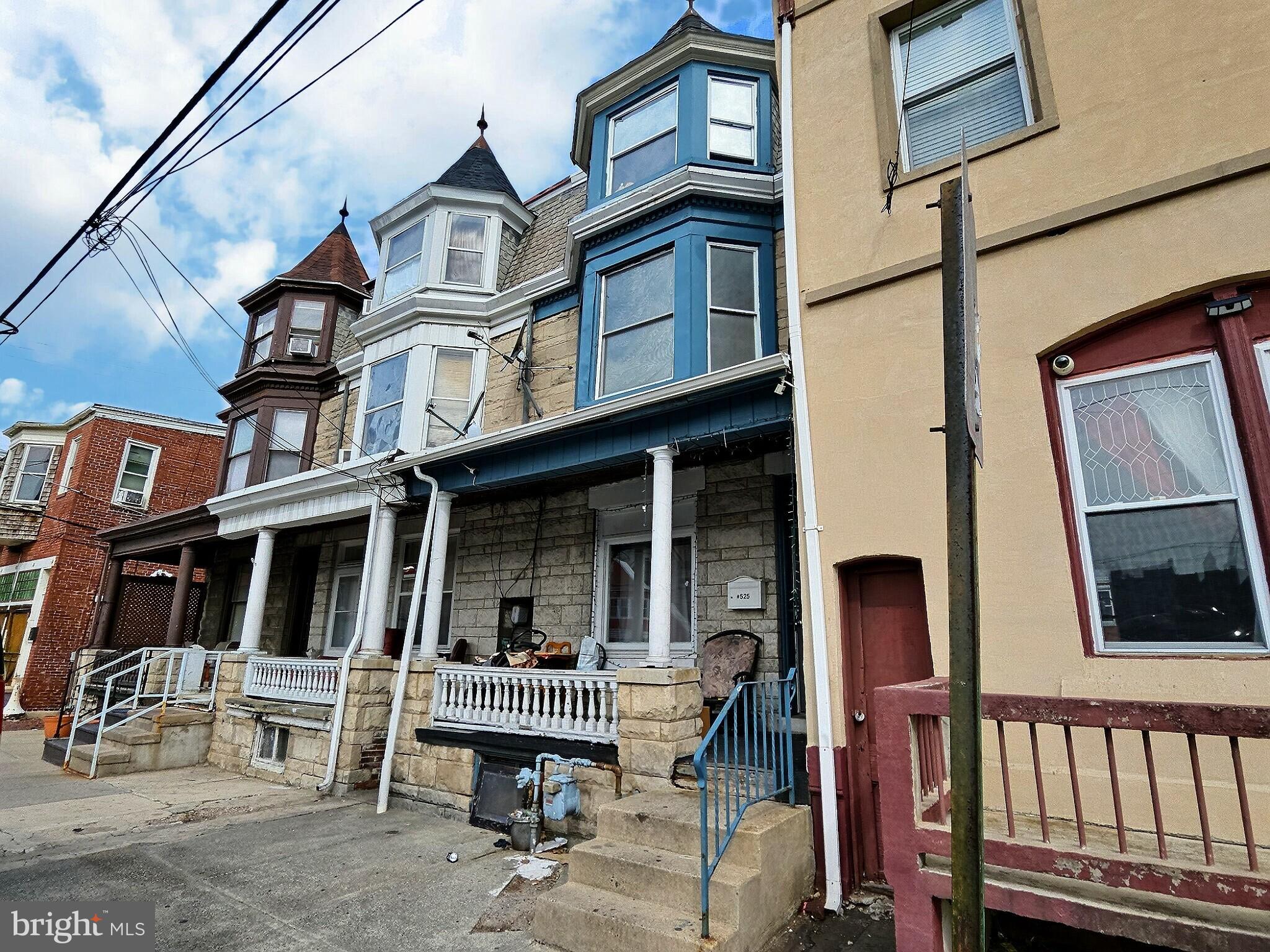 525 BUTTONWOOD STREET