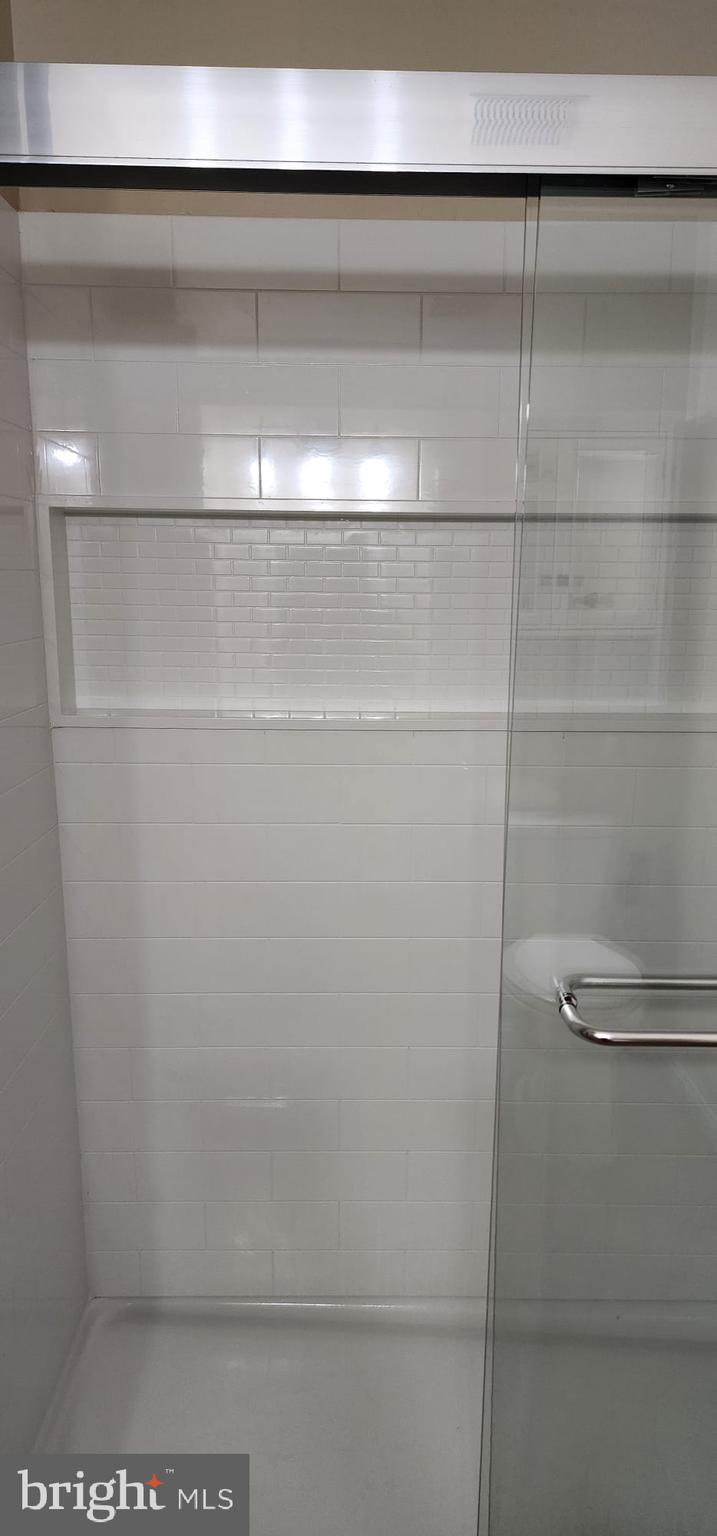 LAKE RIDGE - Residential Lease