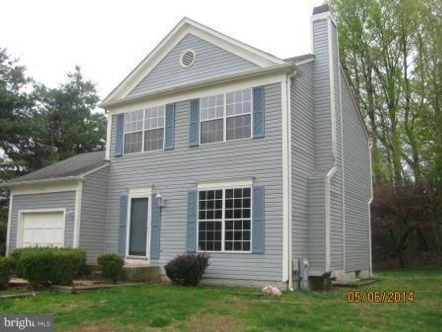 Charming single family home in Rolling Ridge development. 3 bedrooms 2.5 baths, kitchen dining room combo, unfinished basement for storage or added living space. Nice room sizes, ample yard perfect for Summer time fun. Don't miss opportunity to own this home!