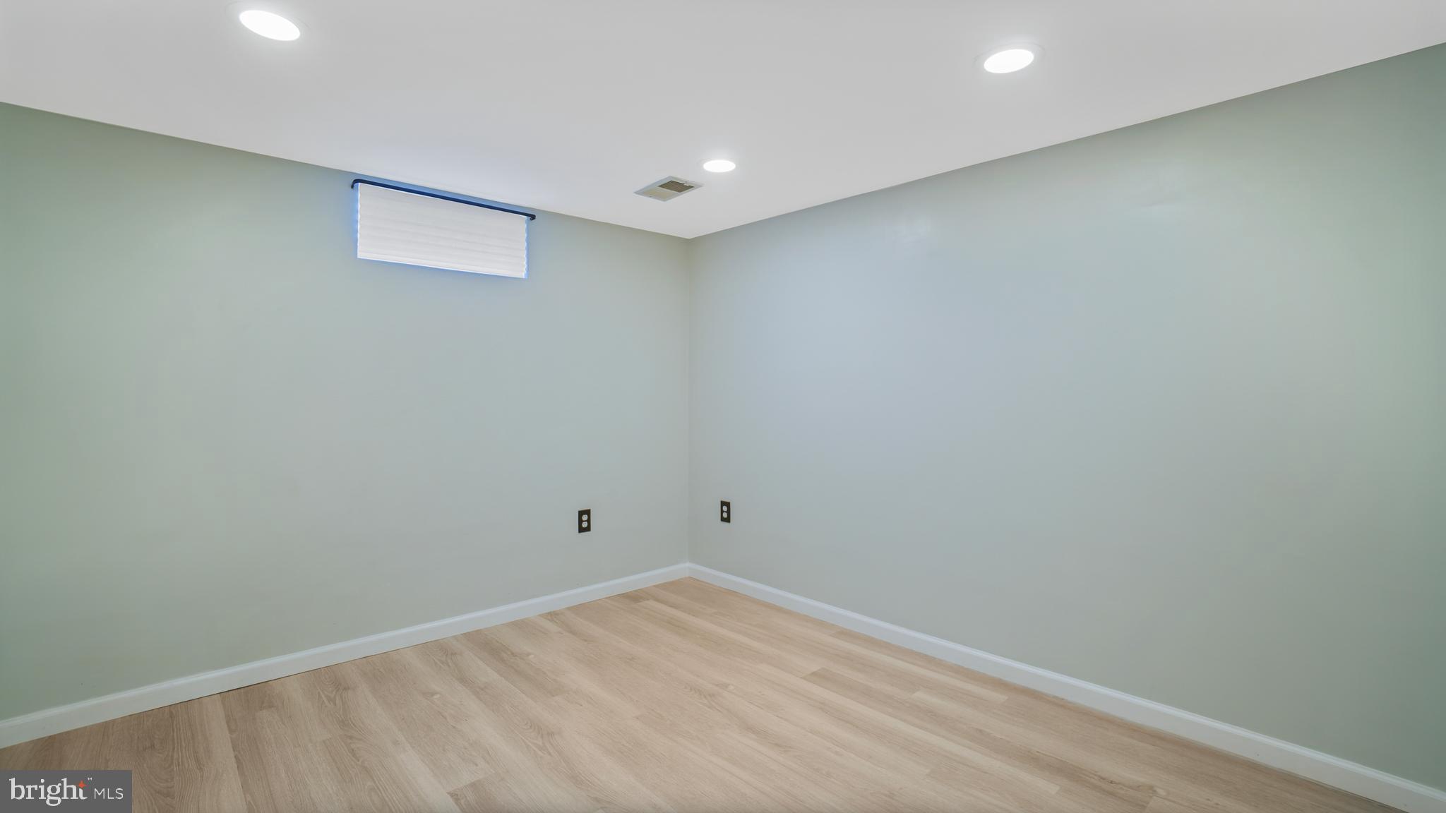 FERNGLEN MANOR - Residential