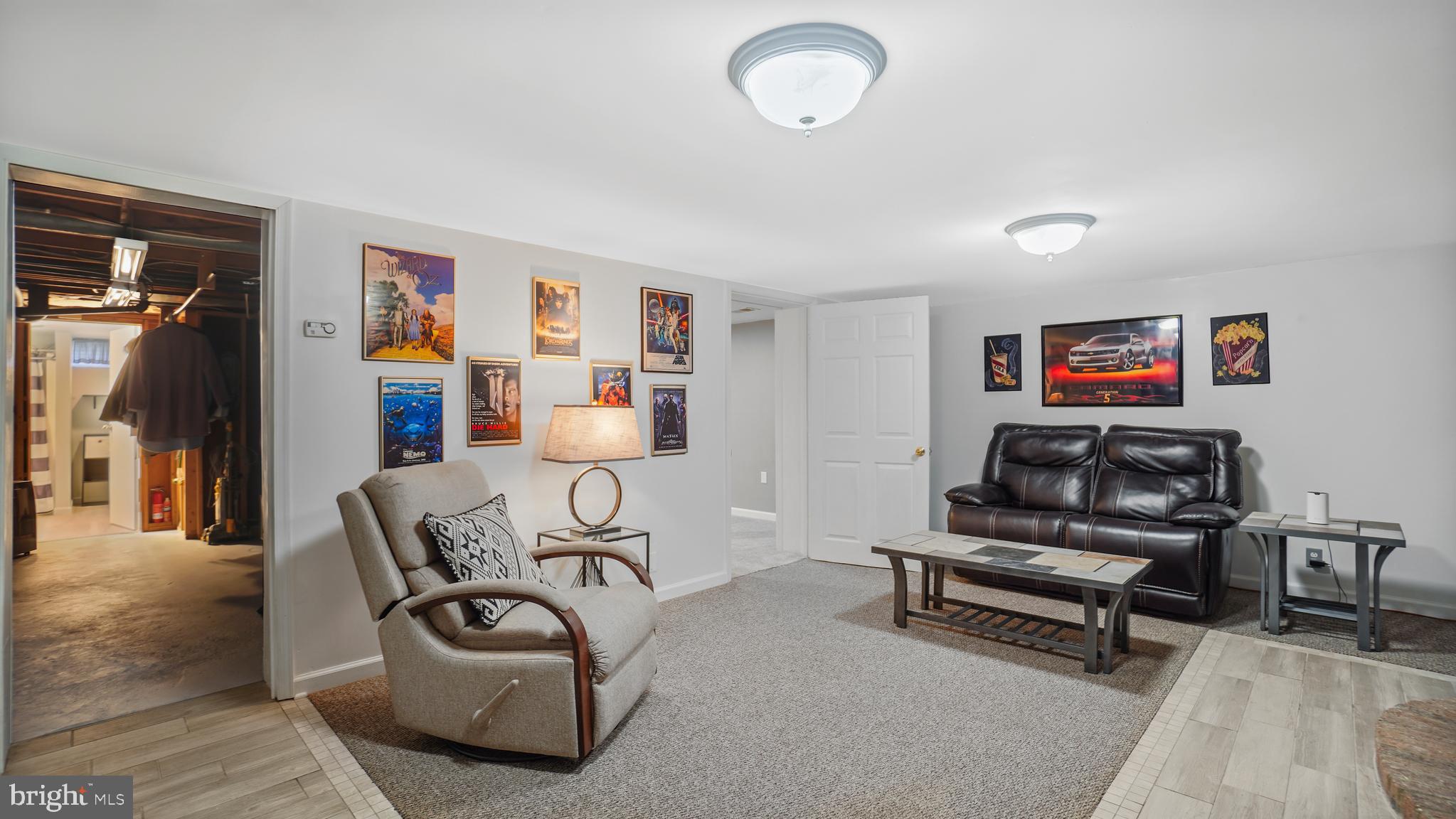 FERNGLEN MANOR - Residential