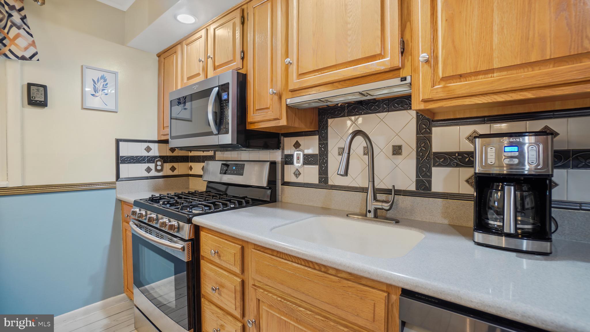 FERNGLEN MANOR - Residential