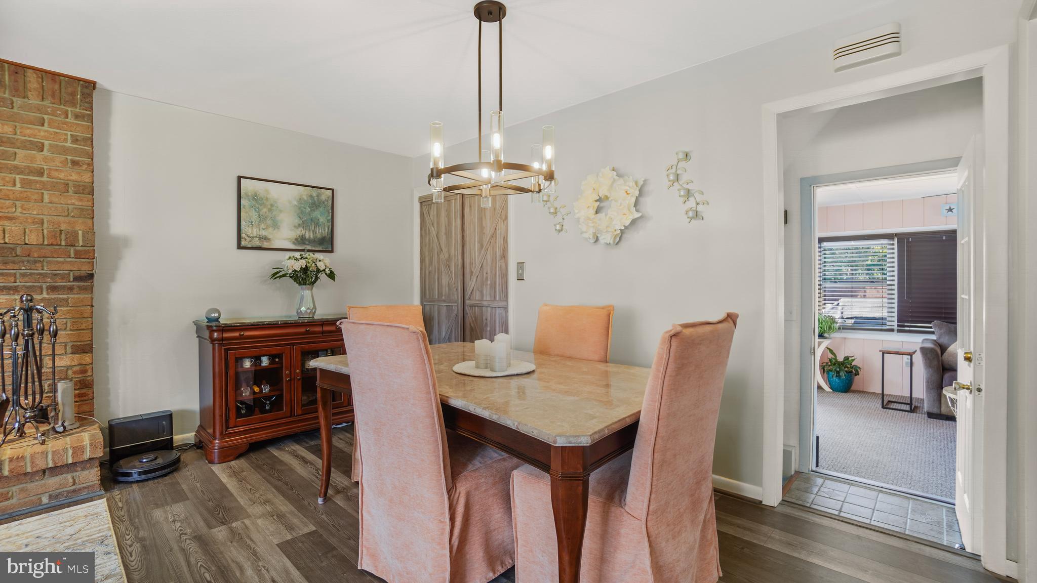 FERNGLEN MANOR - Residential