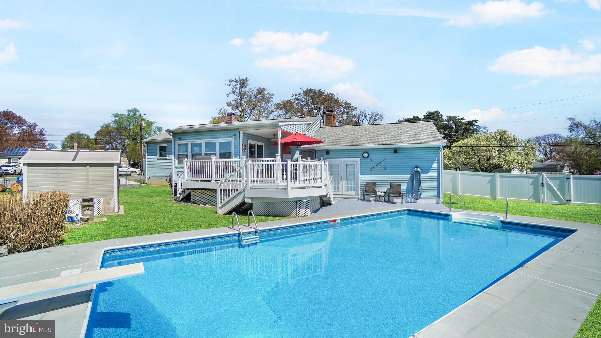 FERNGLEN MANOR - Residential