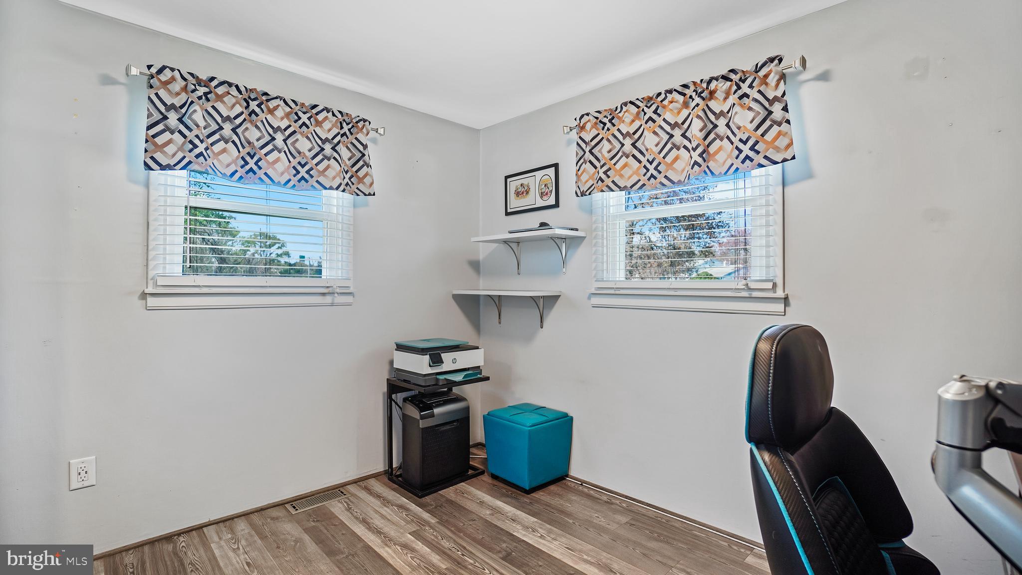 FERNGLEN MANOR - Residential