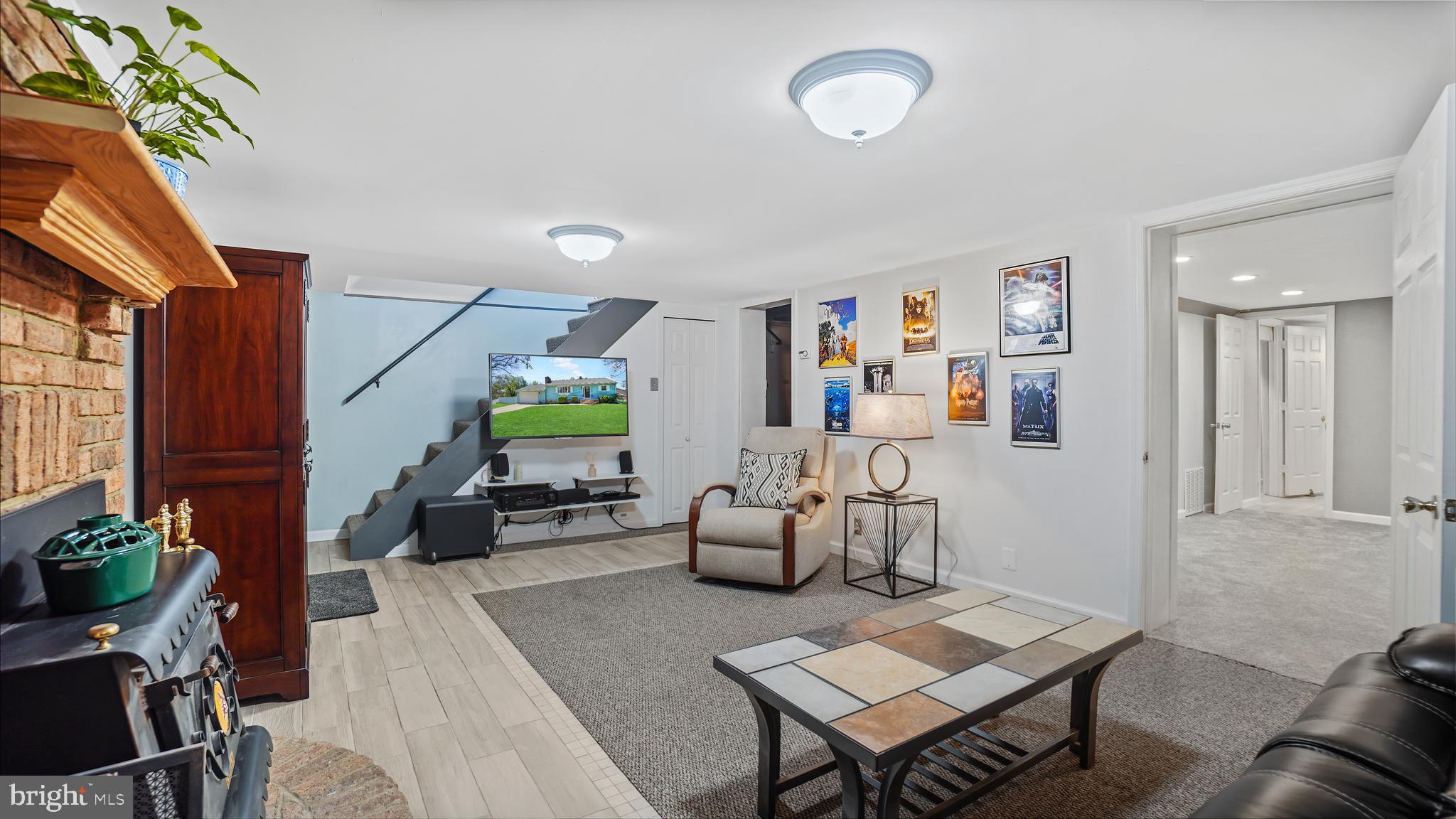 FERNGLEN MANOR - Residential