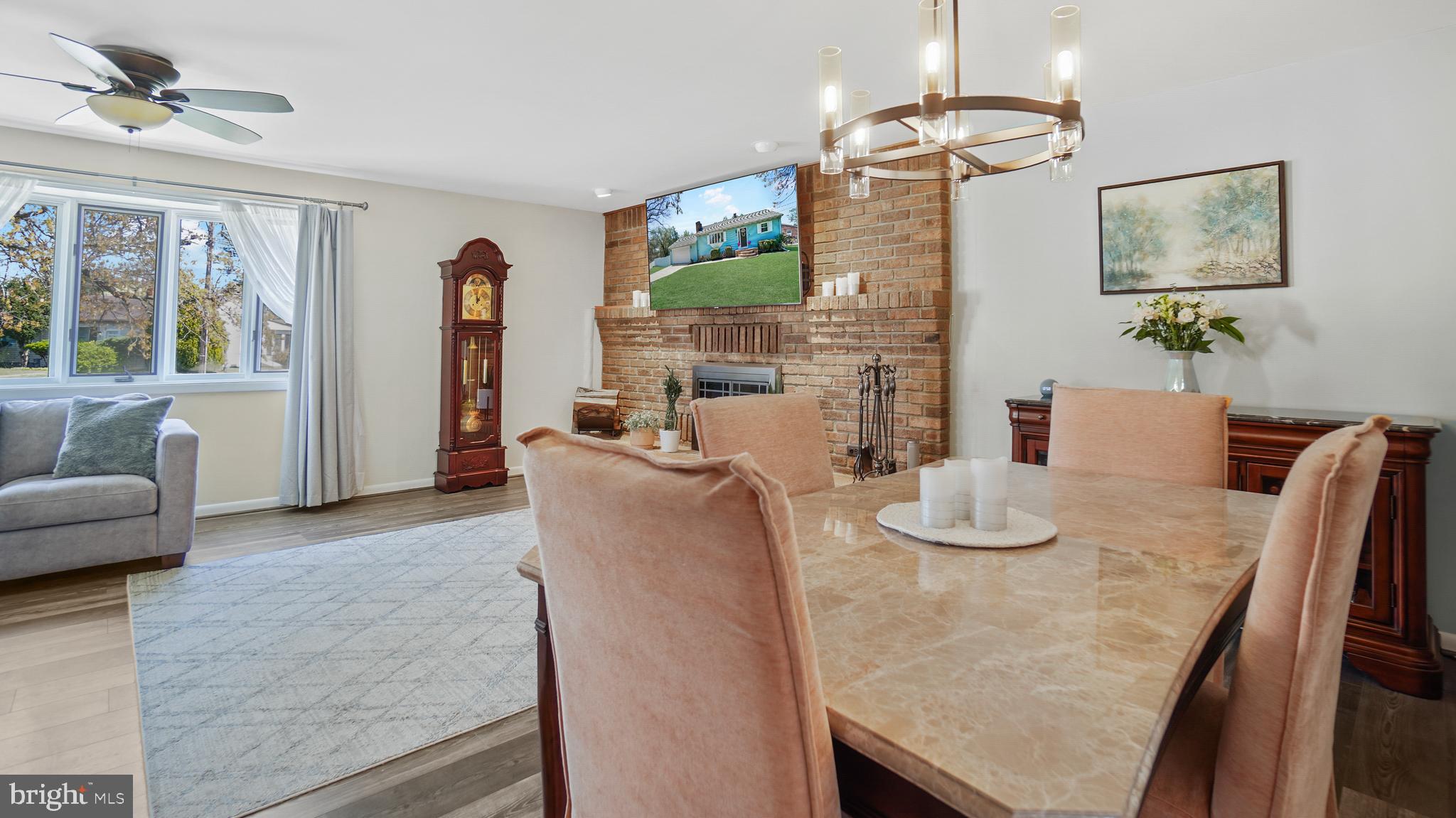 FERNGLEN MANOR - Residential