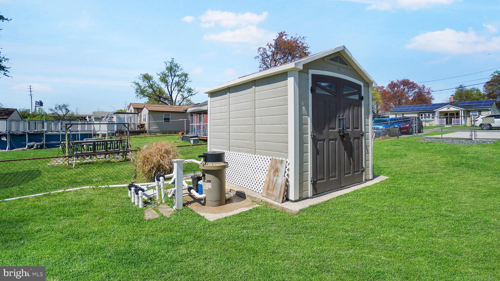 FERNGLEN MANOR - Residential