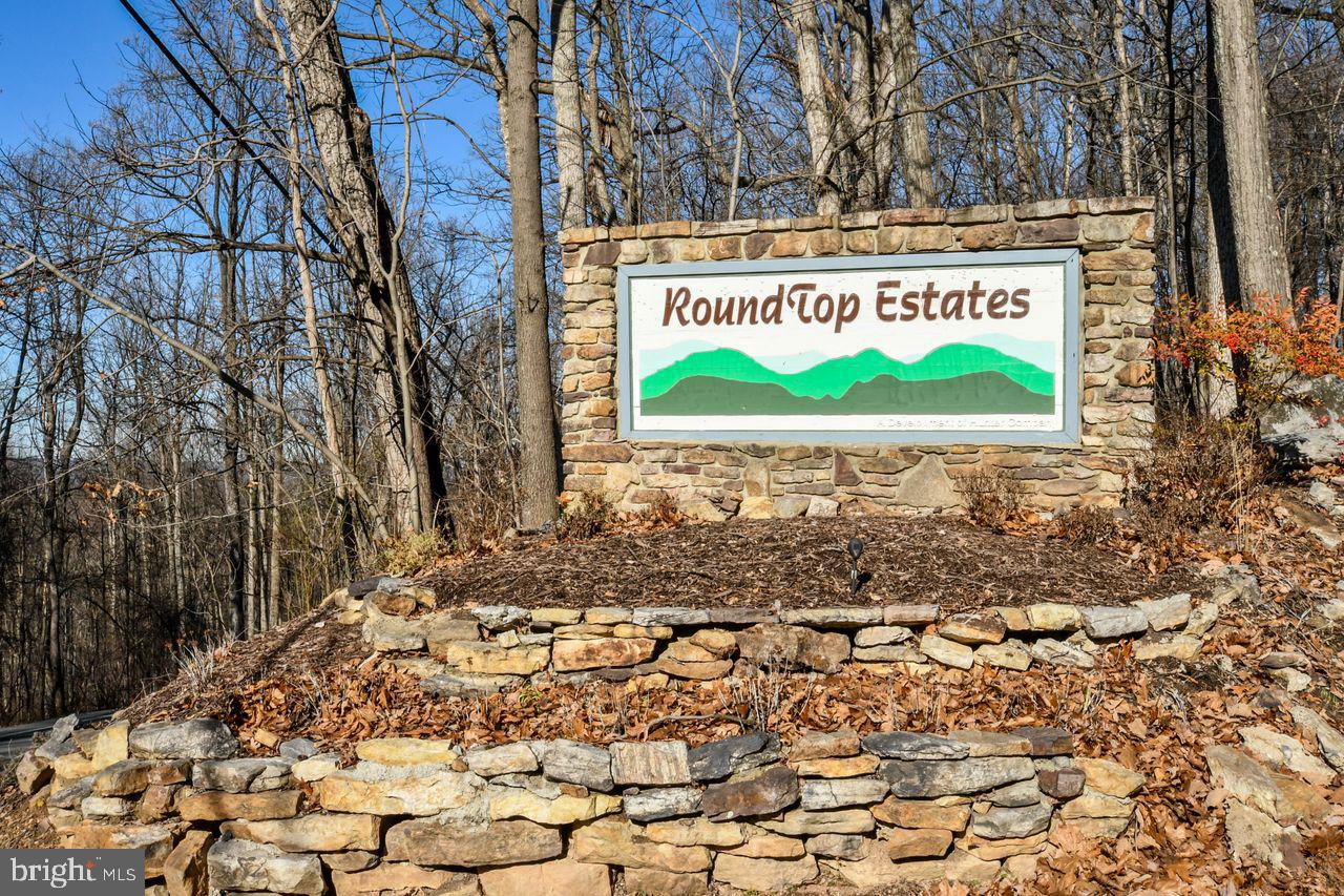 ROUND TOP ESTATES - Residential