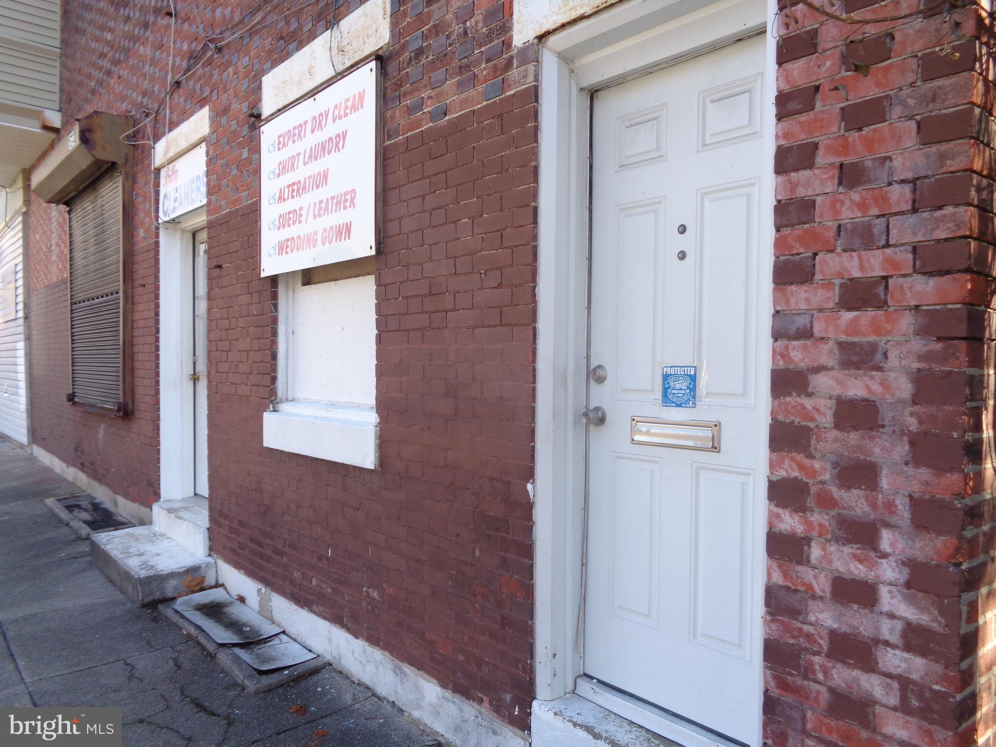 OLNEY - Commercial Sale