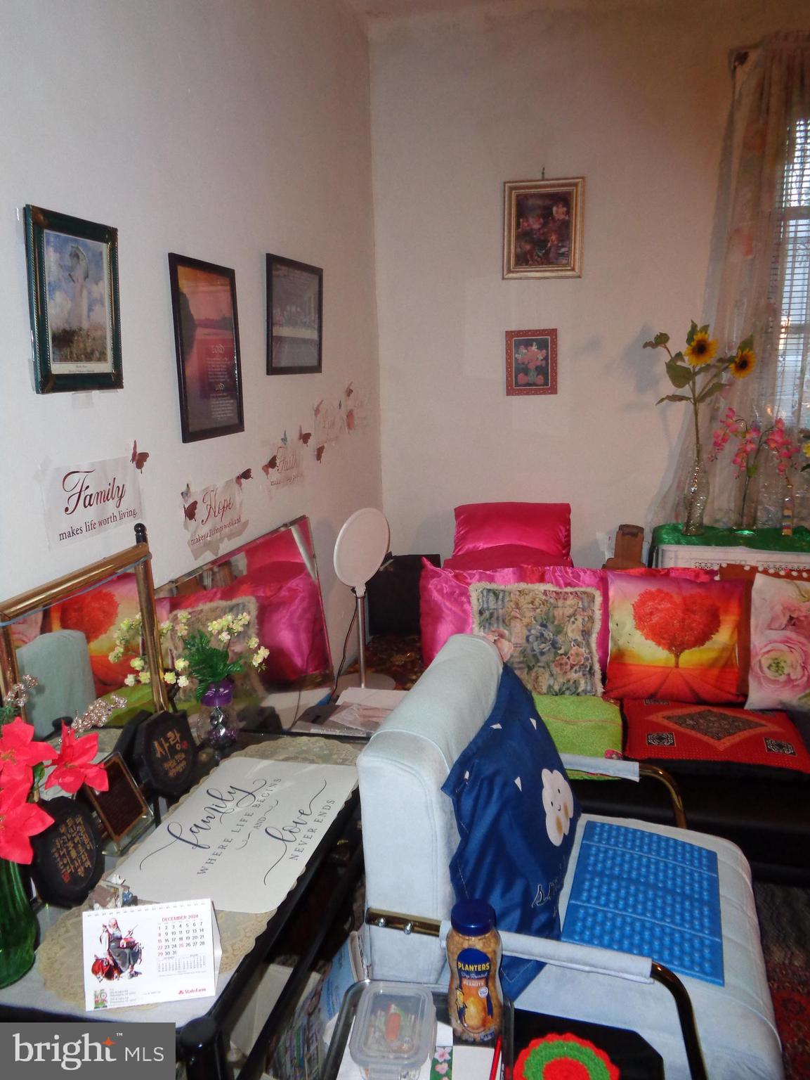 OLNEY - Commercial Sale