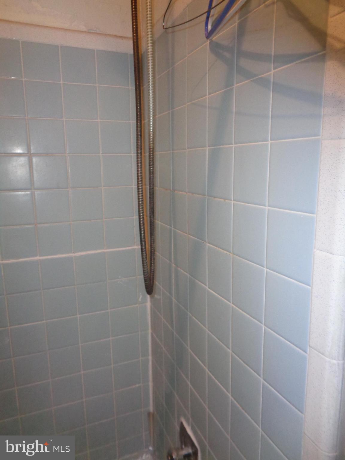 OLNEY - Commercial Sale