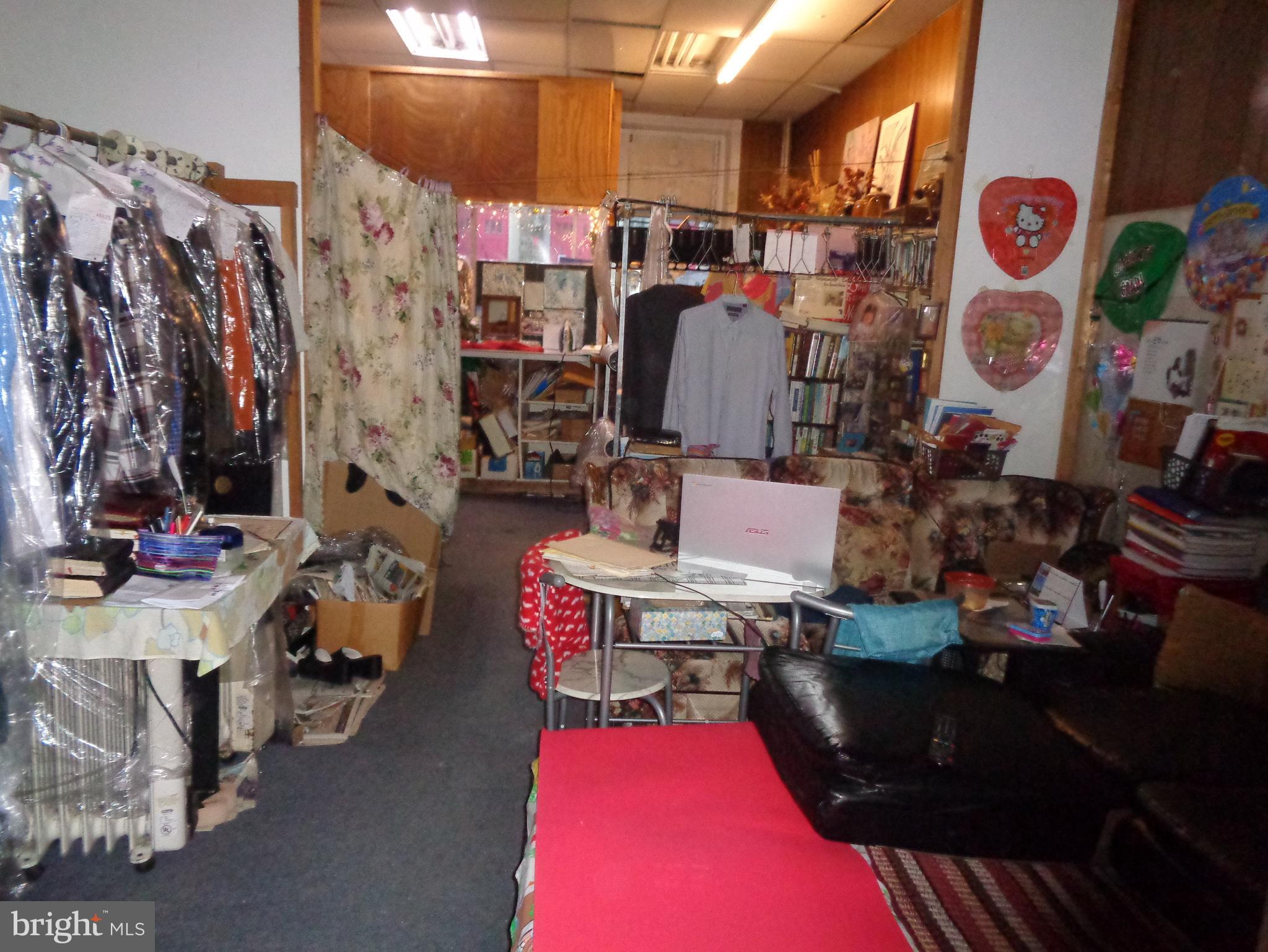 OLNEY - Commercial Sale